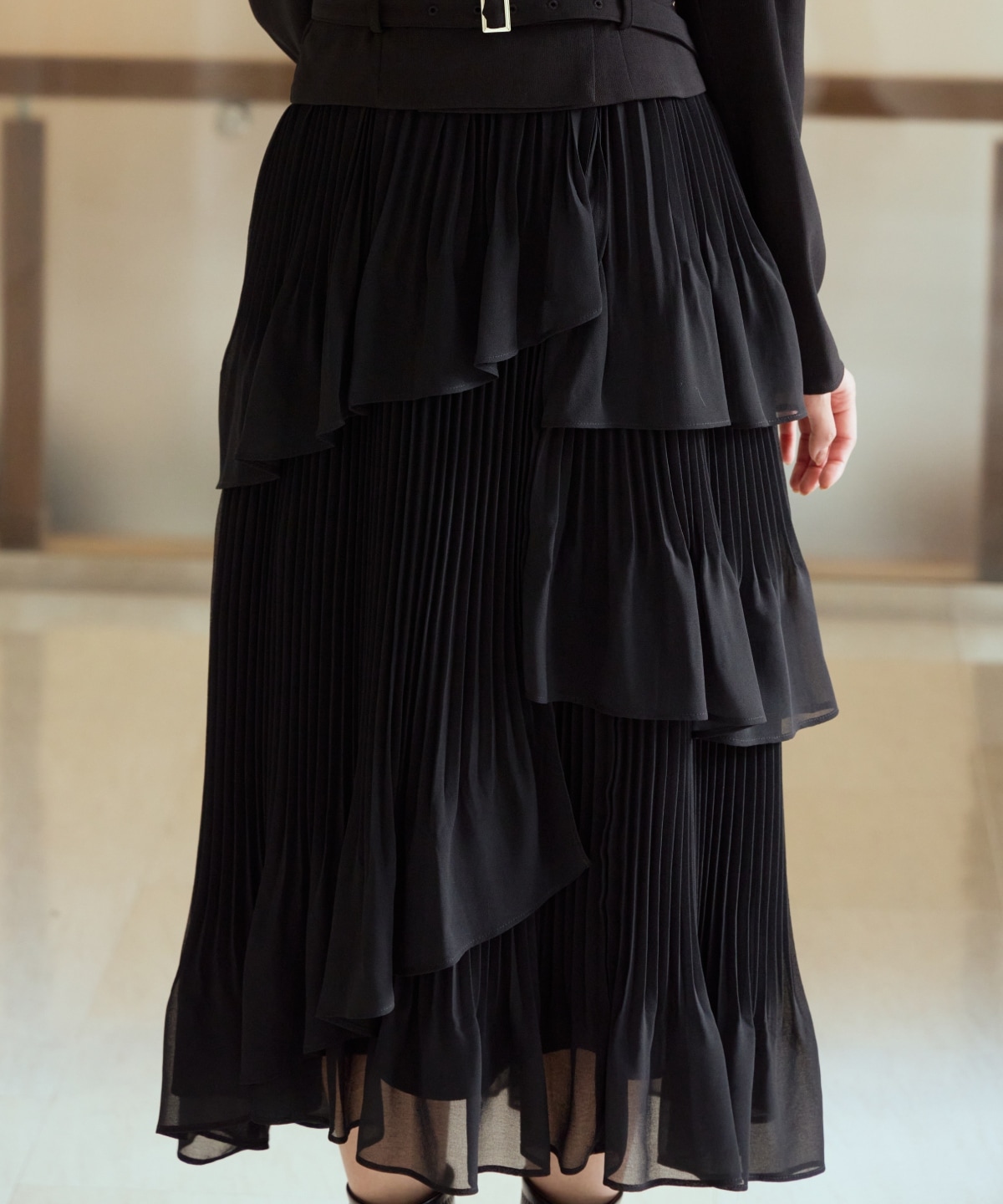 ジャケットレイヤードプリーツワンピース