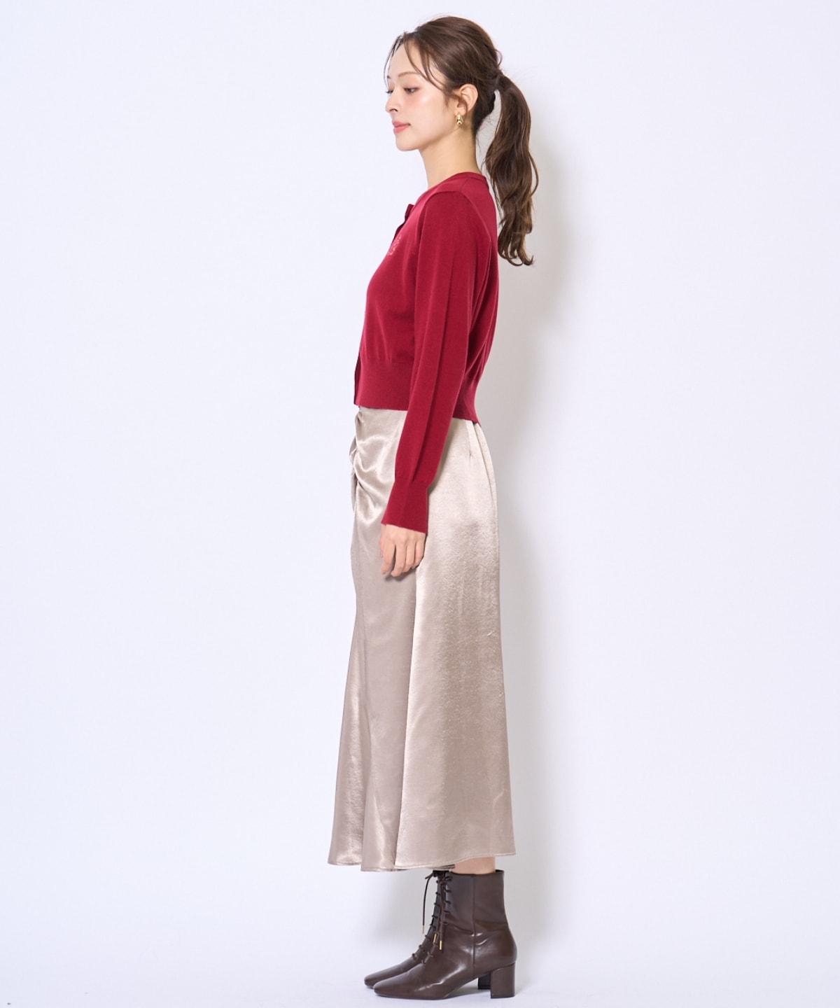 刺繍クルーネック長袖カーディガン