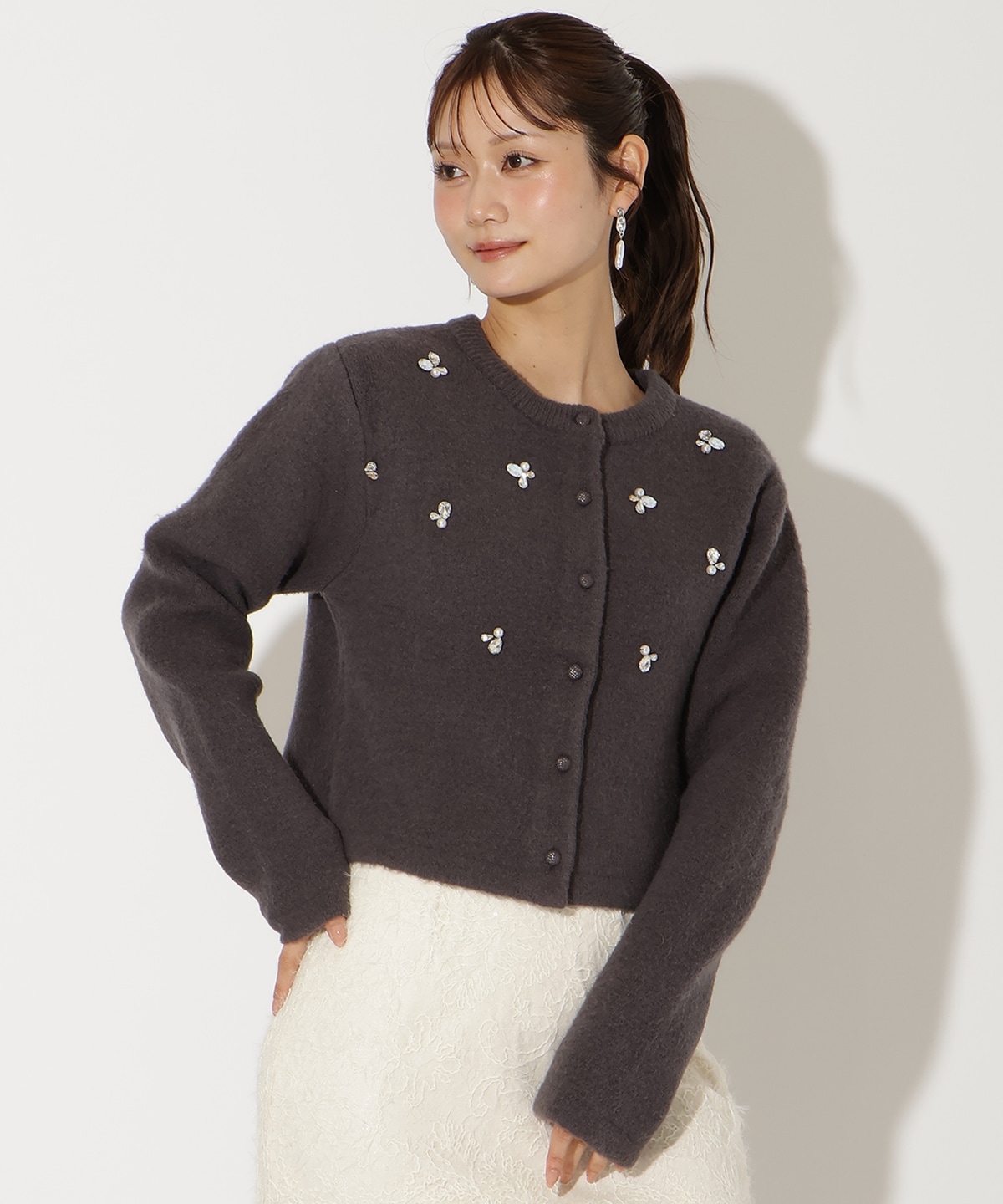 ビジュー付きニットカーディガン