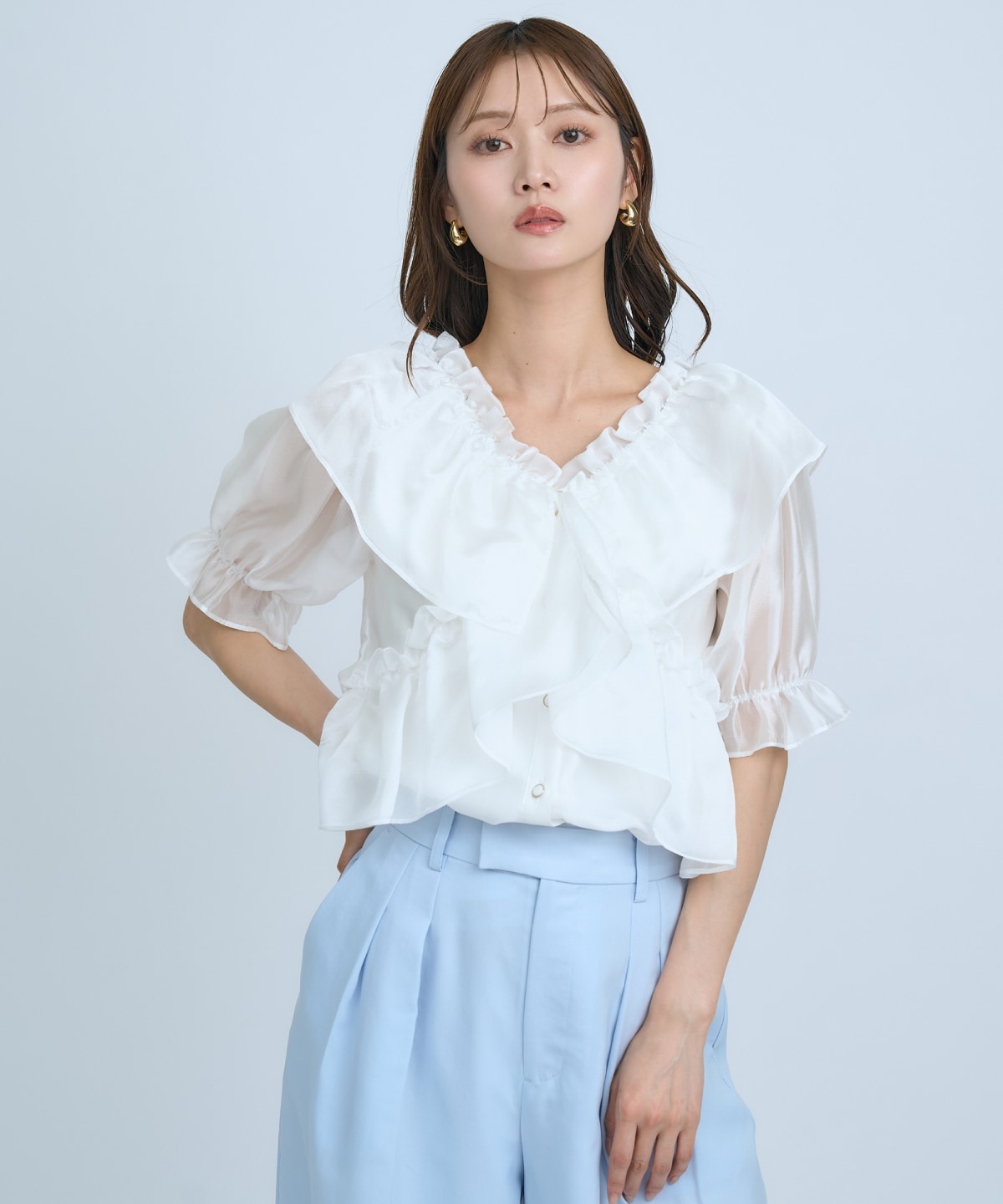 【先行予約受付中】フリルクロスシアーブラウス