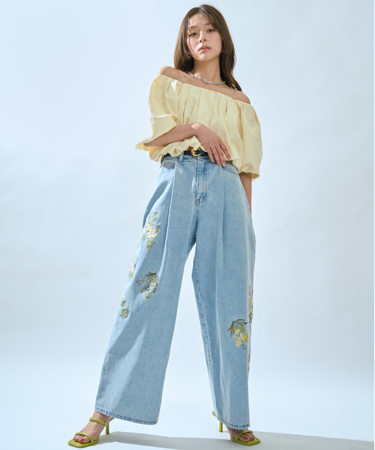 【先行予約受付中】刺繍デニムパンツ