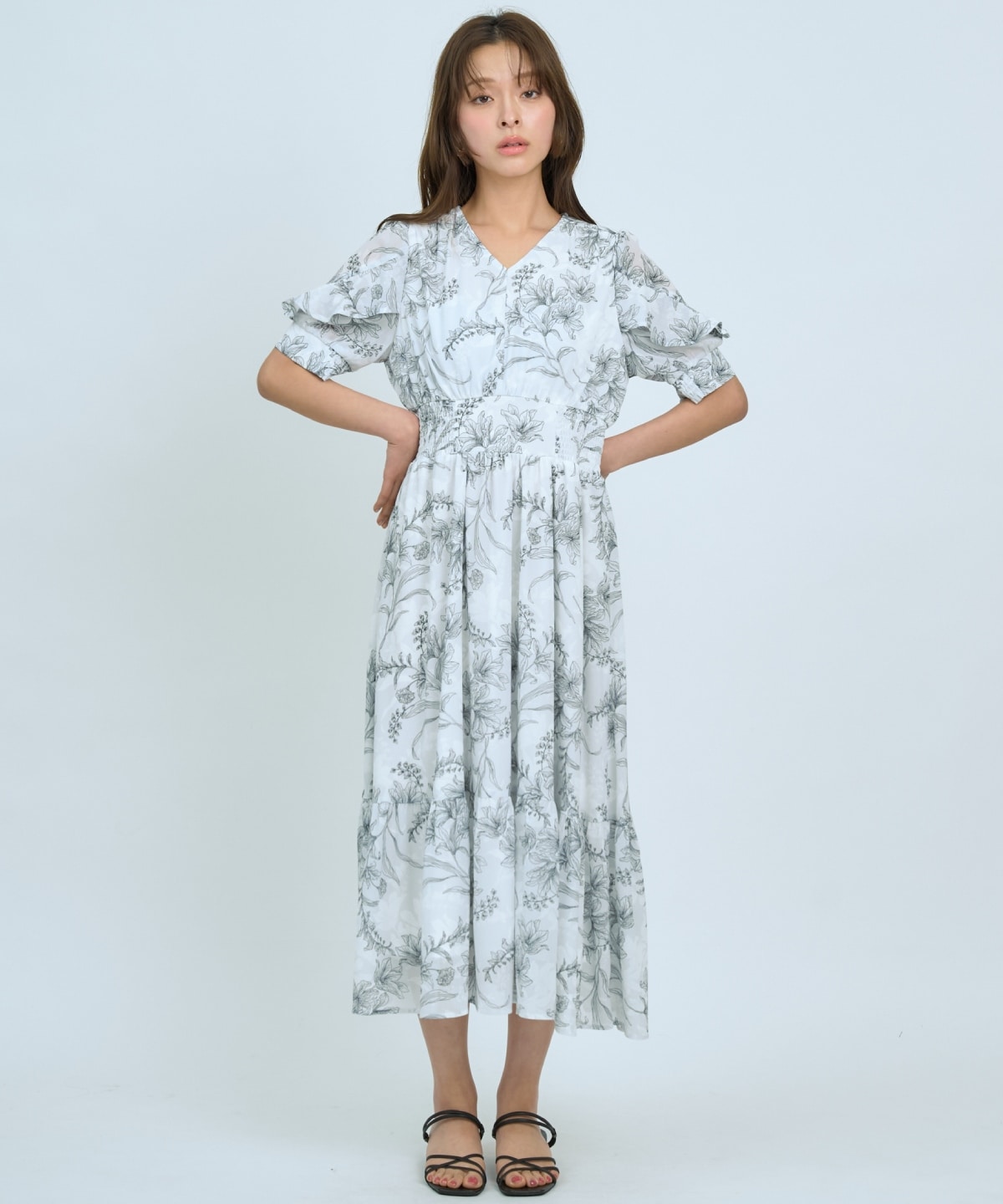 【先行予約受付中】ラインフラワーハーフスリーブワンピース