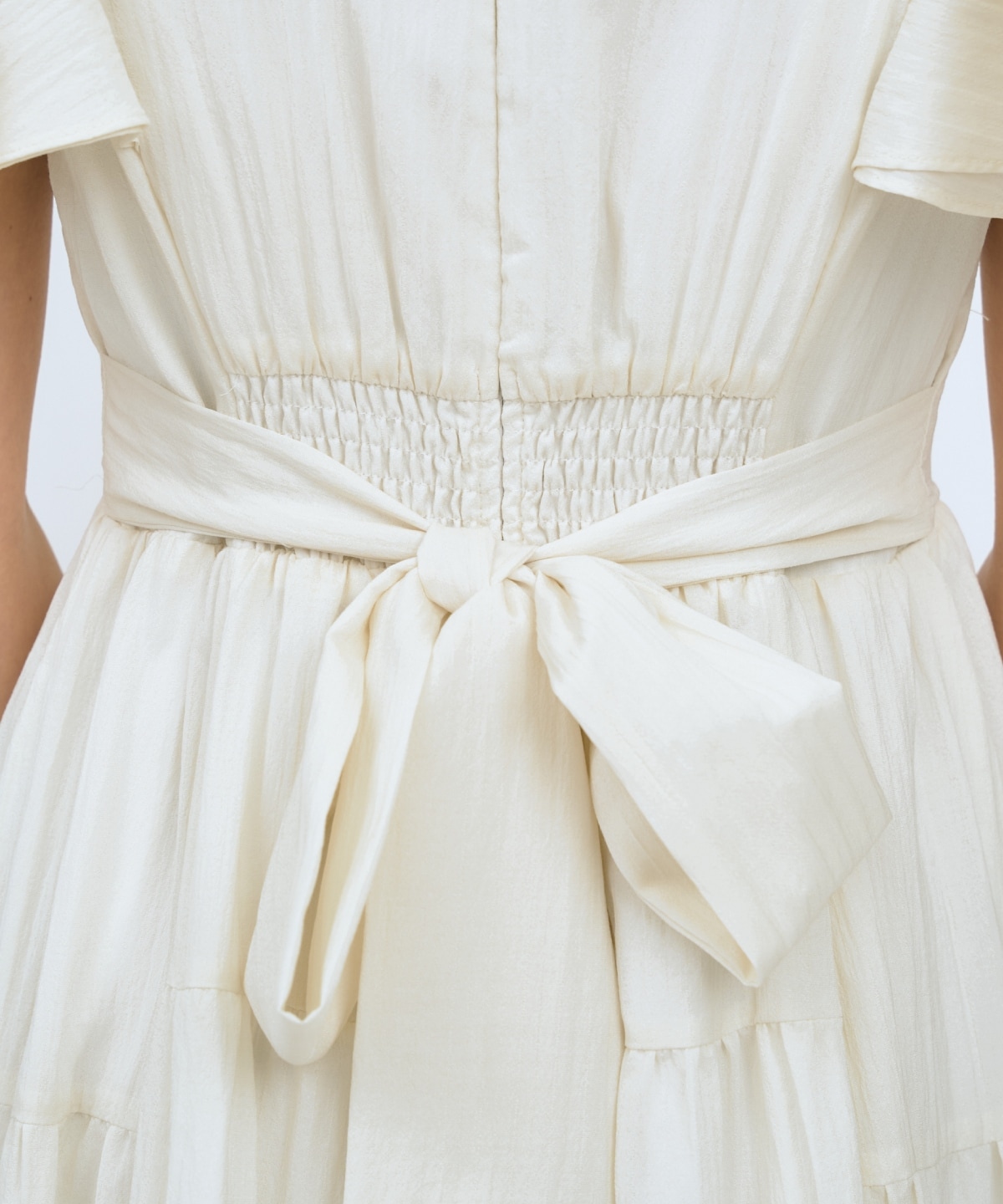 【先行予約受付中】Vネック襟レースティアードワンピース