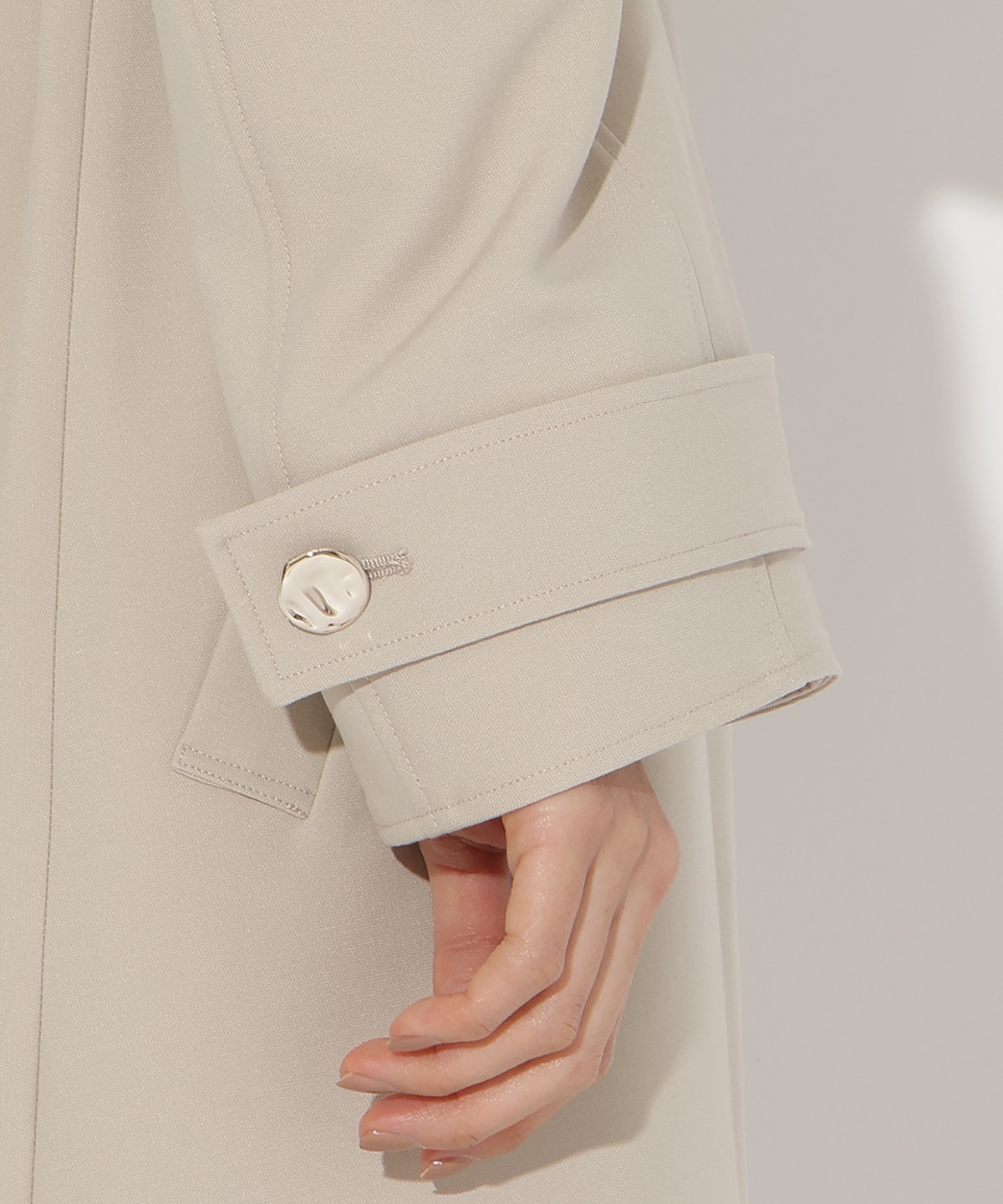 フラップ付きロングコート