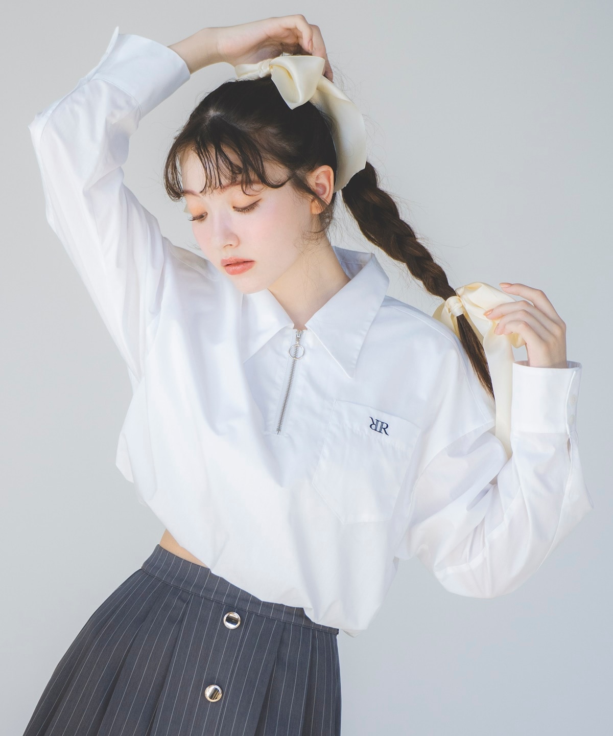 ジップ刺繍シャツ