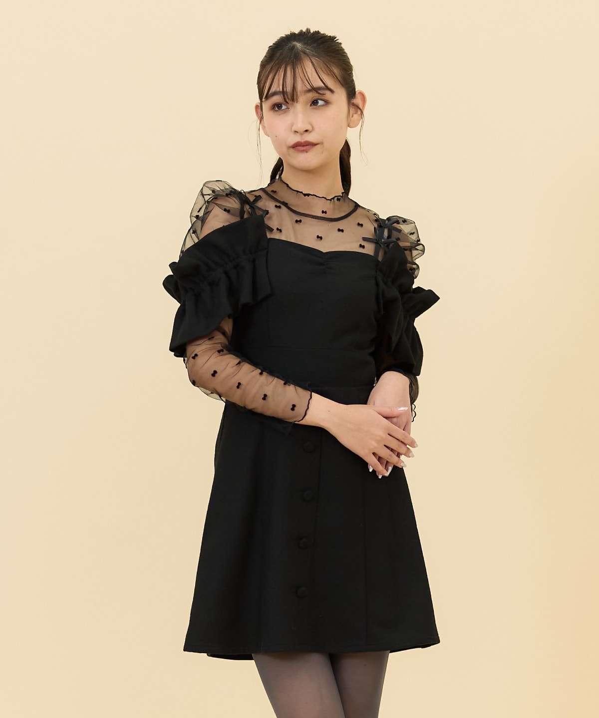 シャーリングショルダーミニワンピース