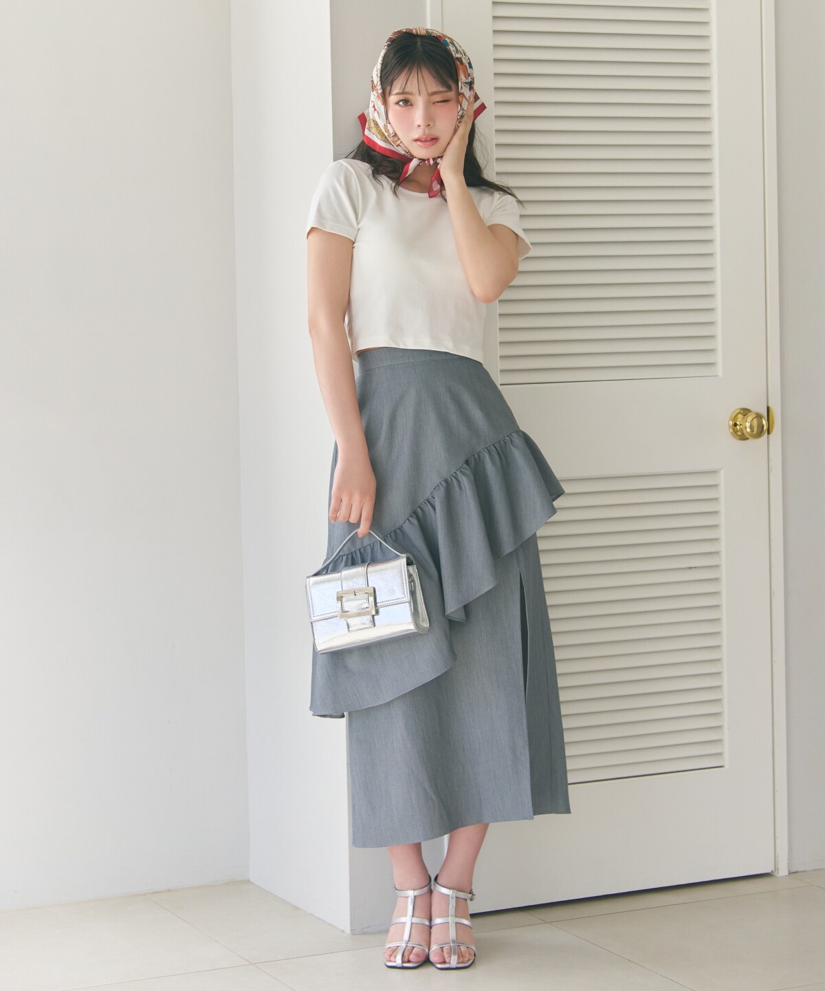 アシメフリルスカート