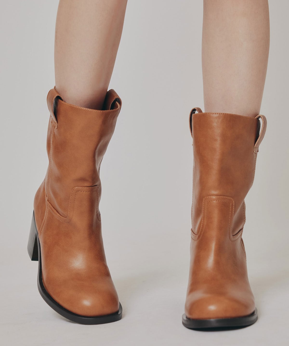 ウエスタンライクショートブーツ