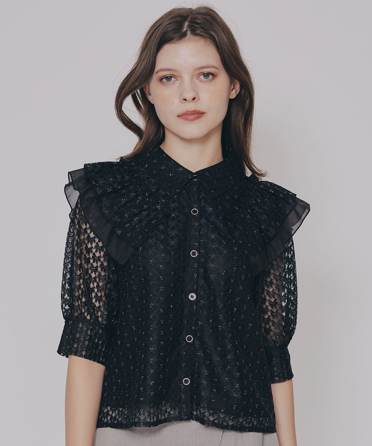 ラメレースフリルハーフスリーブブラウス