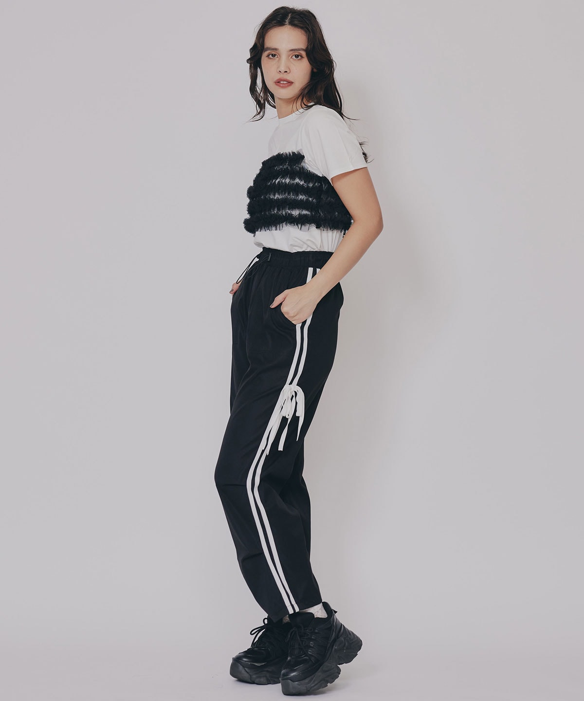 サイドリボンラインパラシュートパンツ