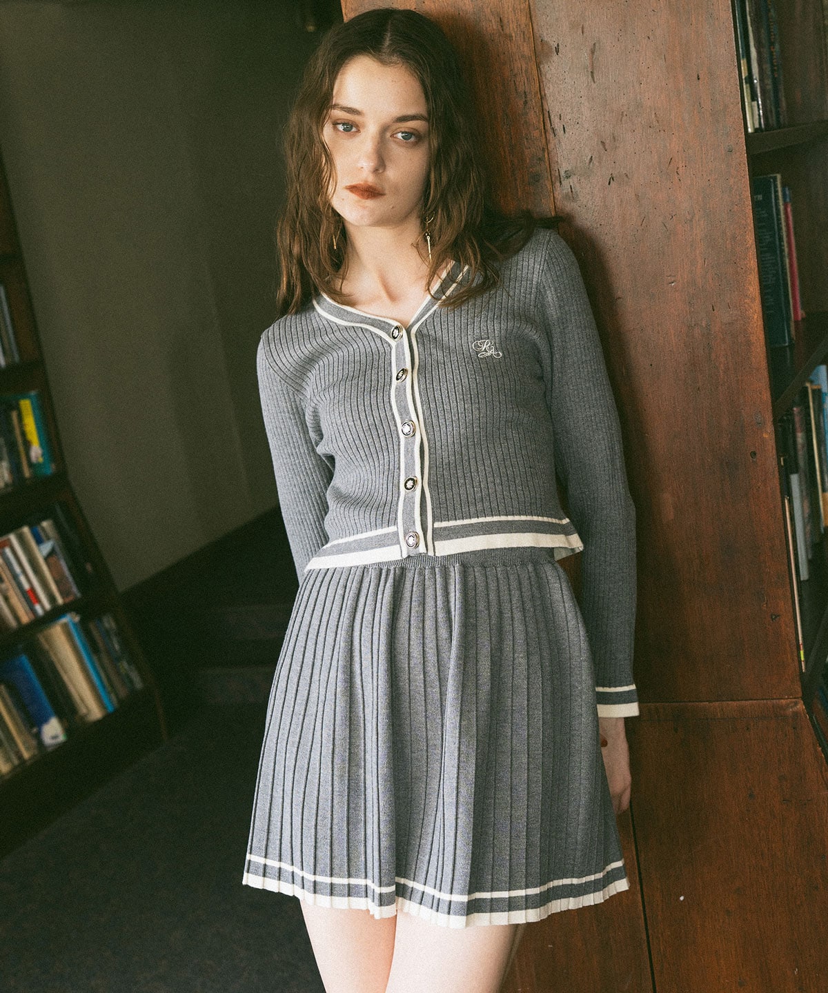 ラインスキームニットカーディガン×スカートセットアップ