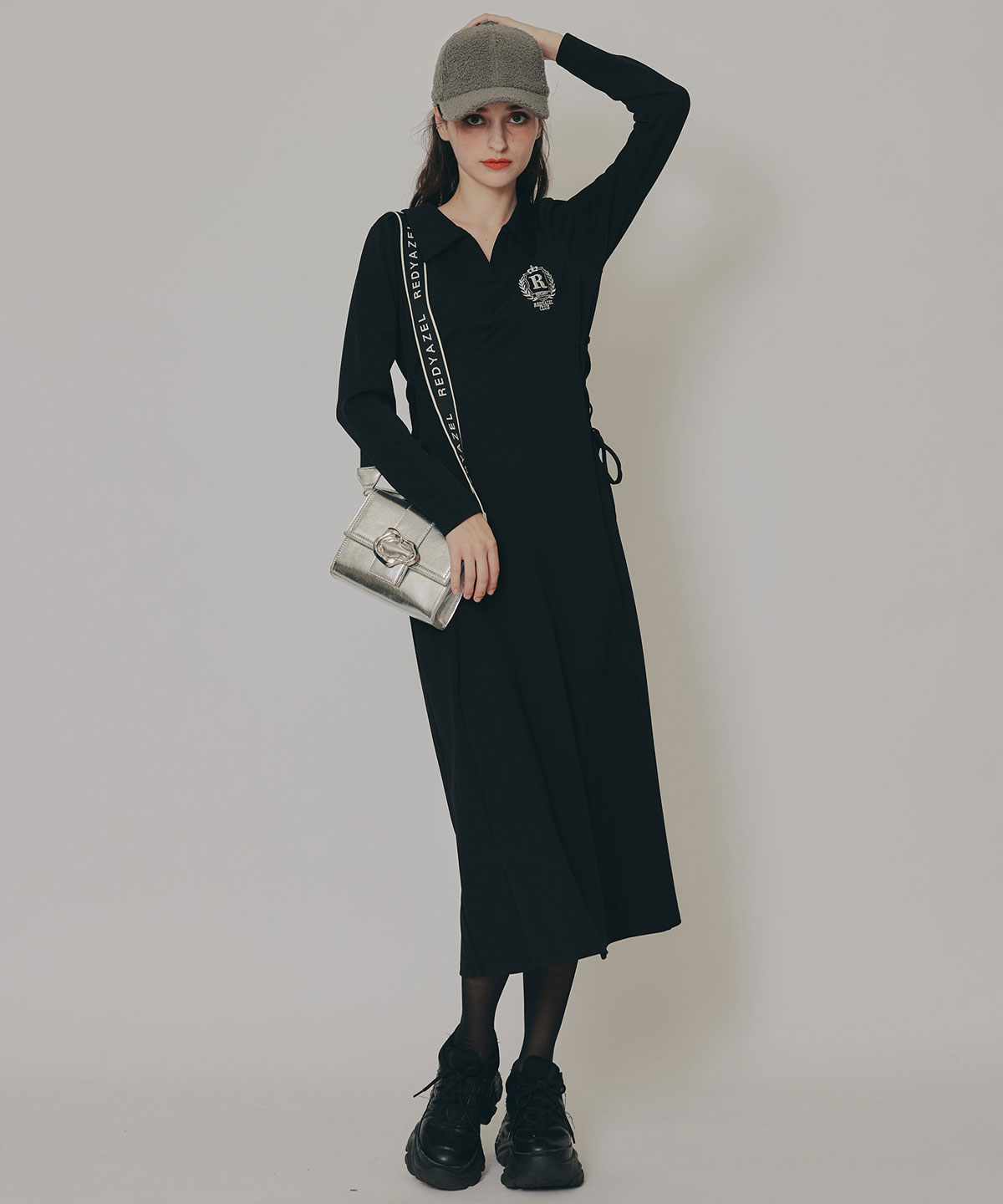 エンブレムサイドレースアップロングスリーブワンピース