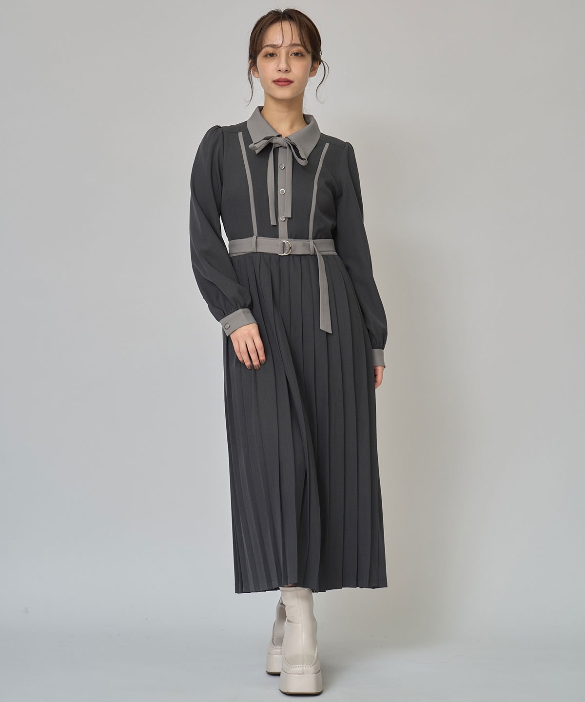クラシカルバイカラーラインリボンタイプリーツロングワンピース