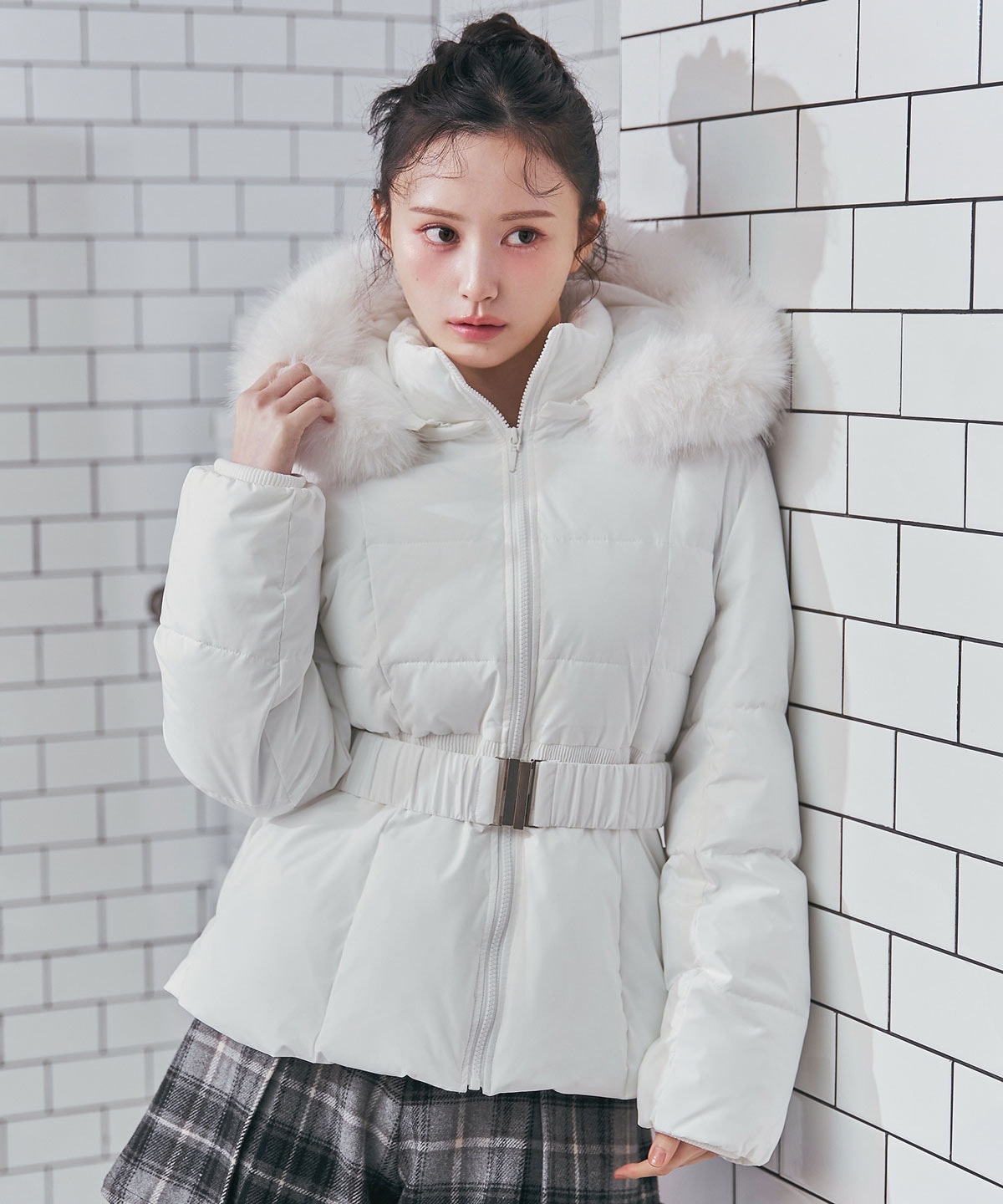 ベルトデザインキルティングファイバーダウンジャケット