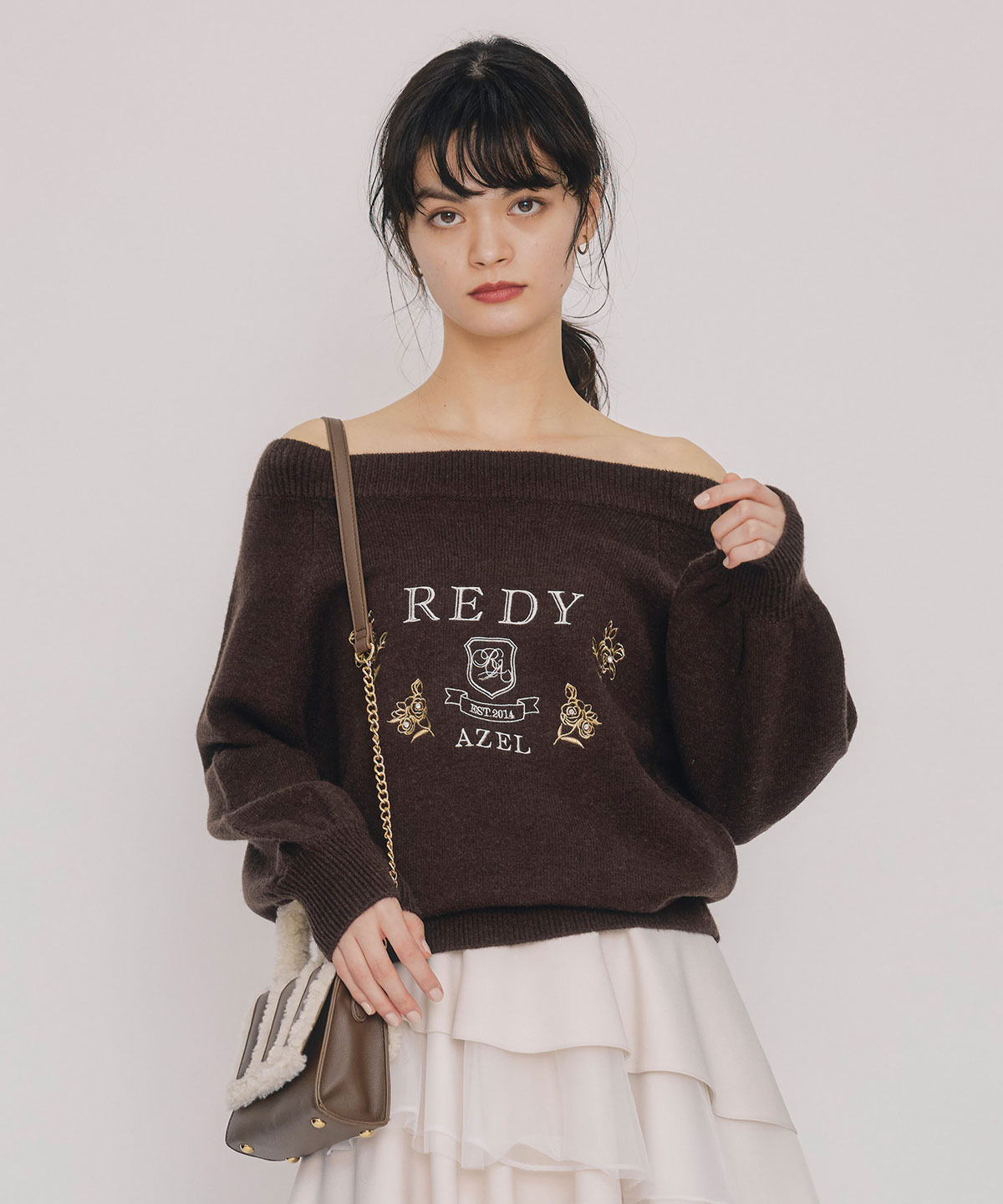 ビジューロゴエンブロイダリーニットプルオーバー