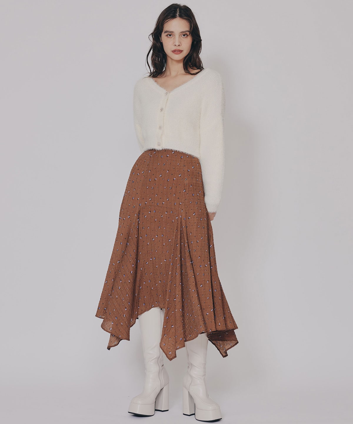 フェザーヤーンビジューボタンカーディガン
