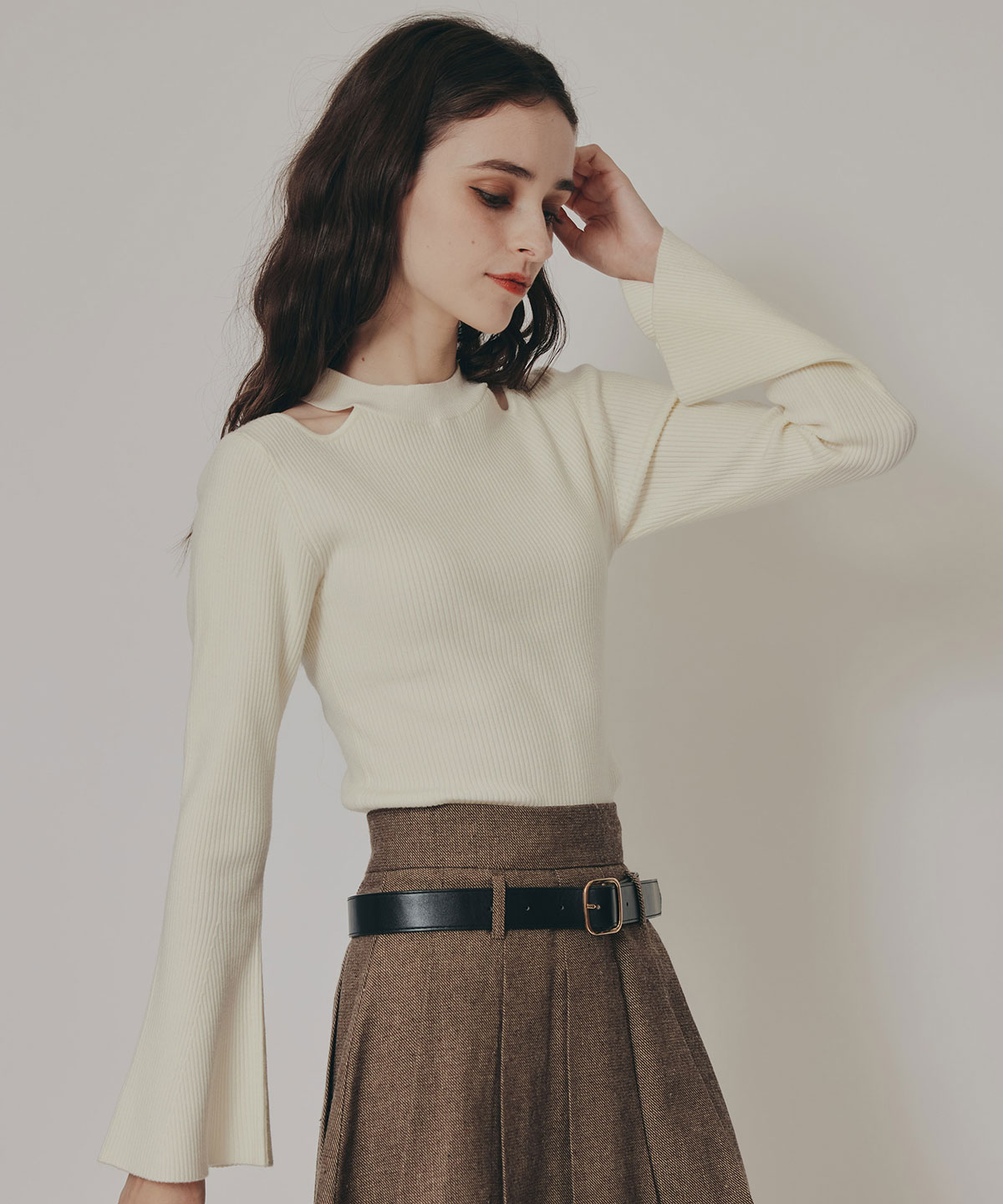 カットアウトリブニットトップス