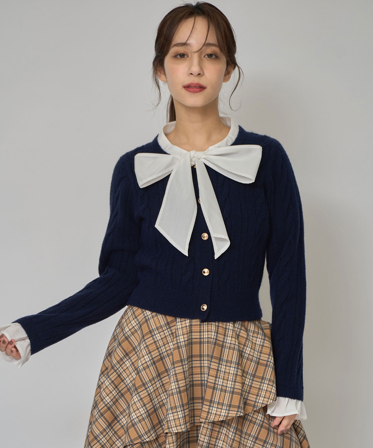 ボウタイケーブルニットプルオーバー