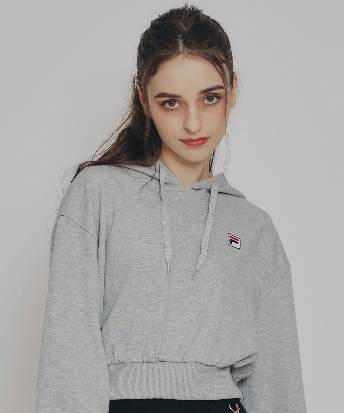 ［FILA×REDYAZEL］サガラロゴコンパクトフーディ