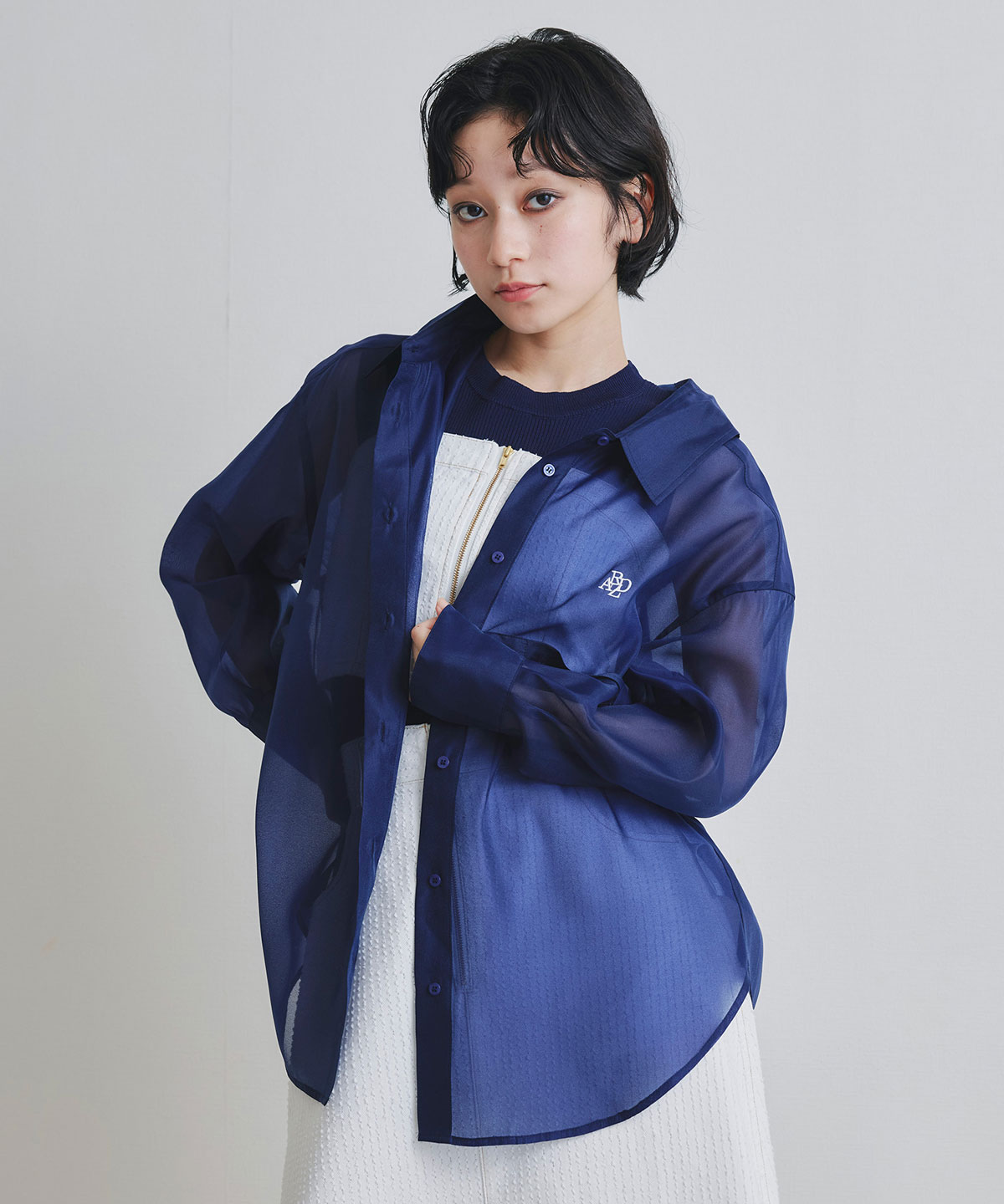 ロゴエンブロイダリーシアーシャツ