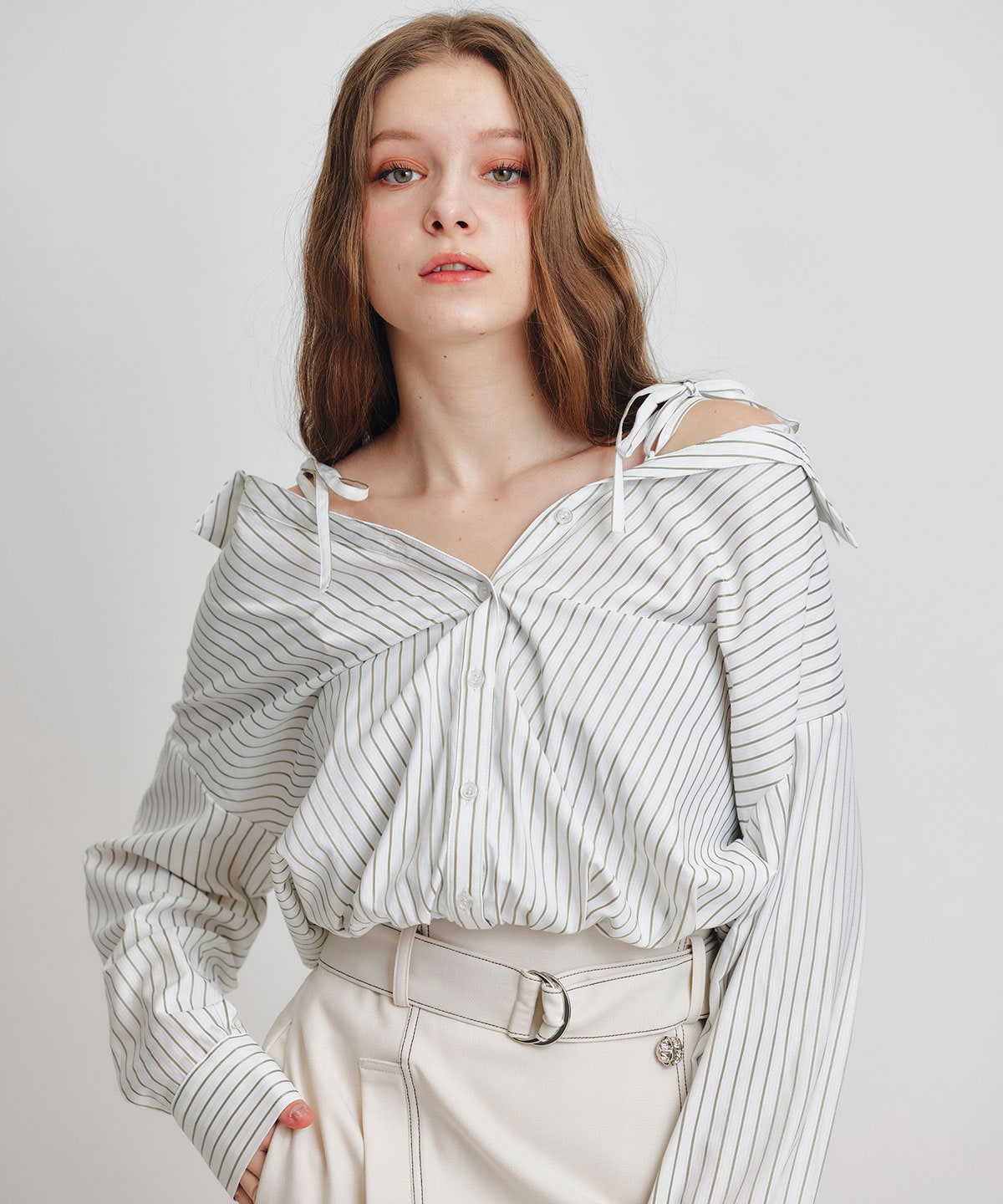 ベアレイヤードストライプバルーンオフショルブラウス