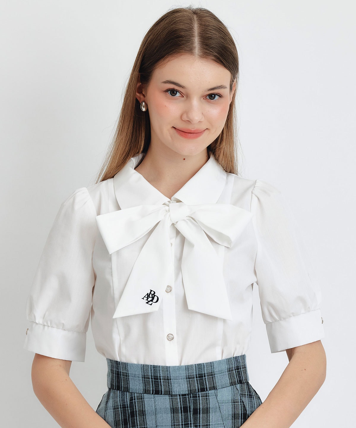 ロゴリボンパフスリーブブラウス