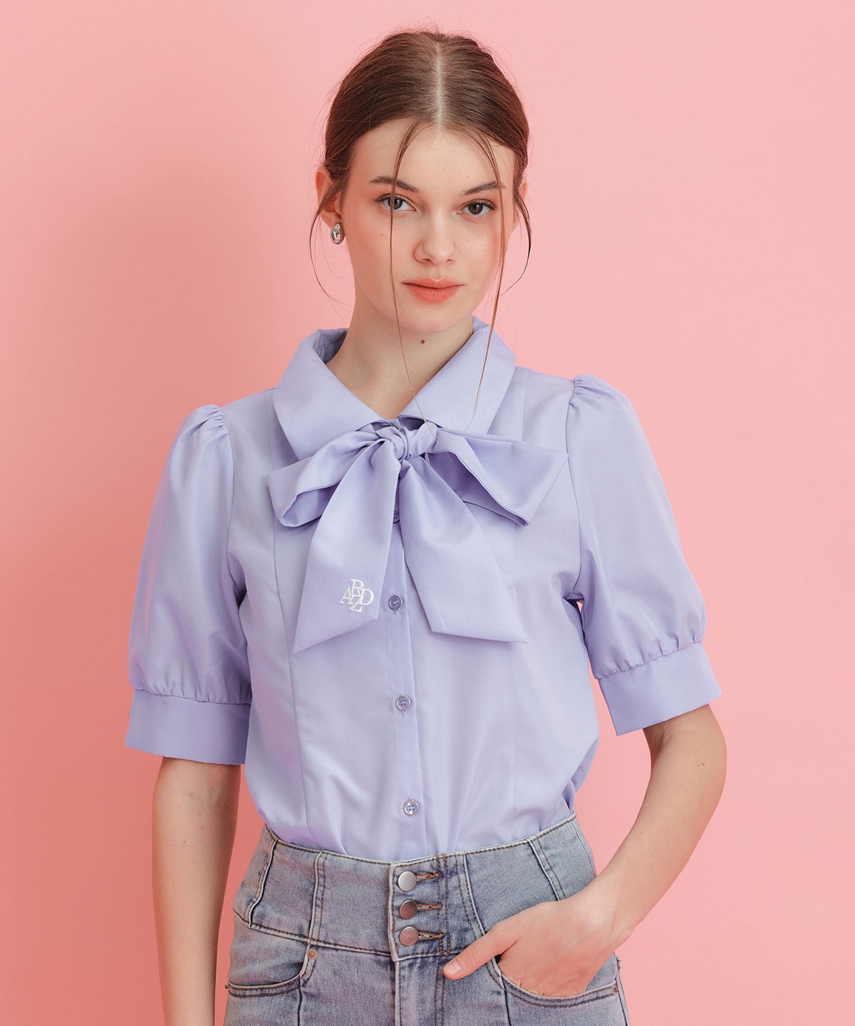 ロゴリボンパフスリーブブラウス