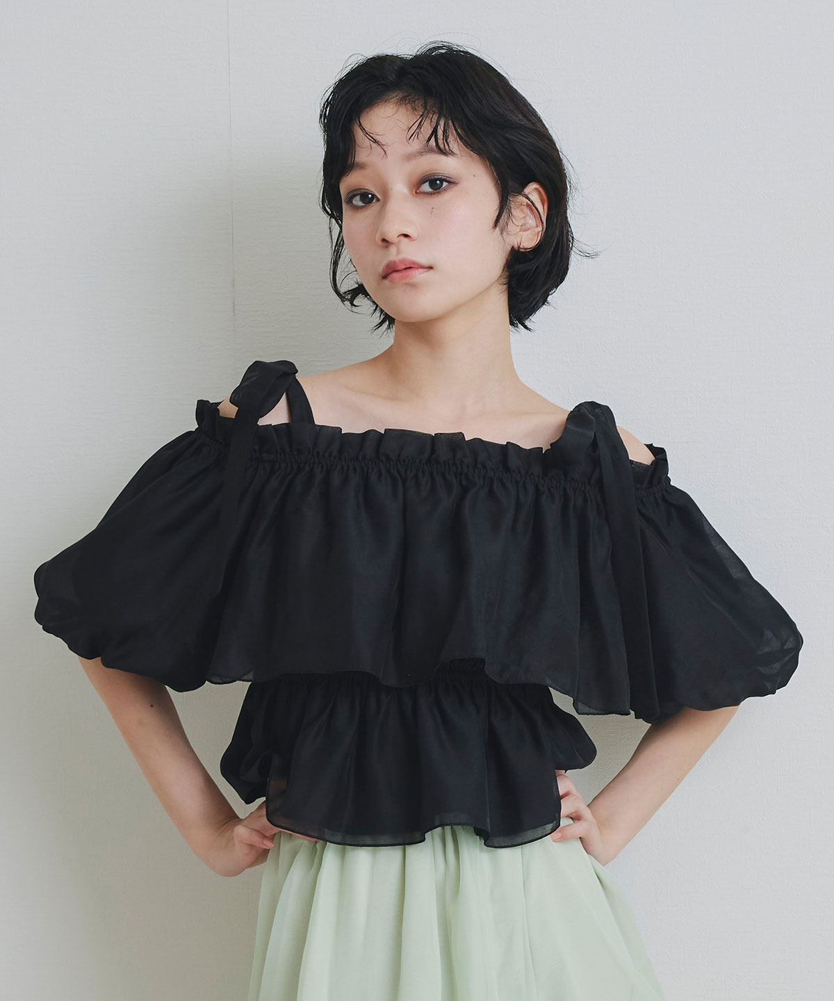 ショルダーリボンフリルオフショルブラウス