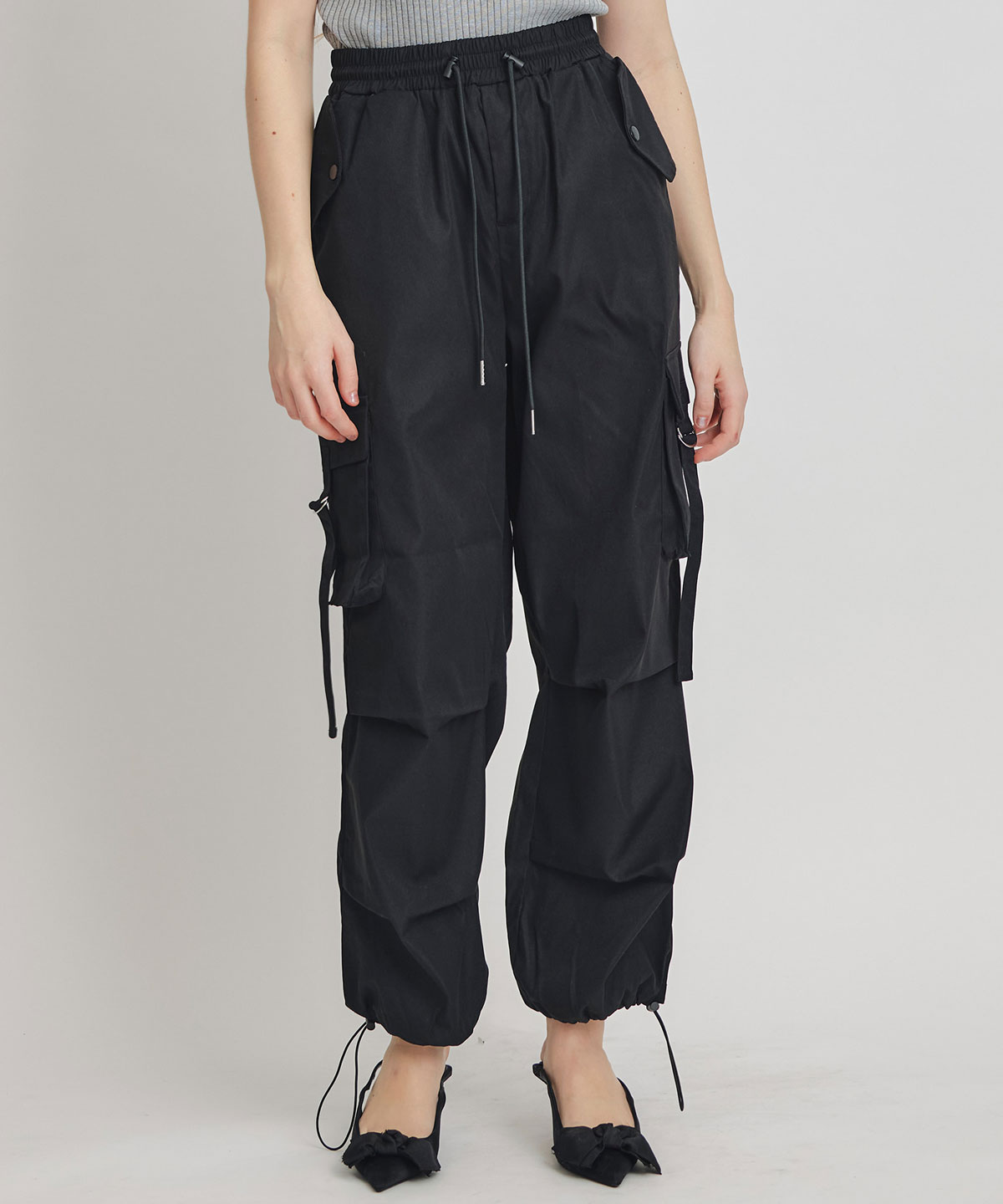 タブフラップポケットカーゴパンツ