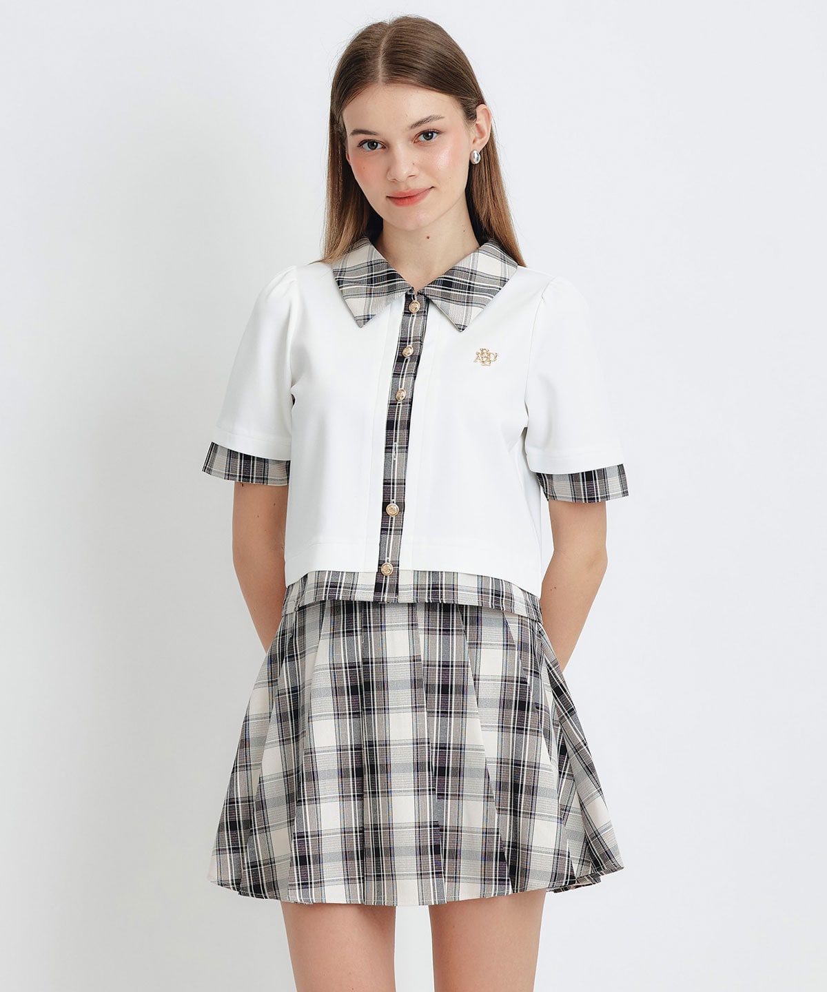 ロゴブローチブラウス×チェックプリーツミニスカートセットアップ