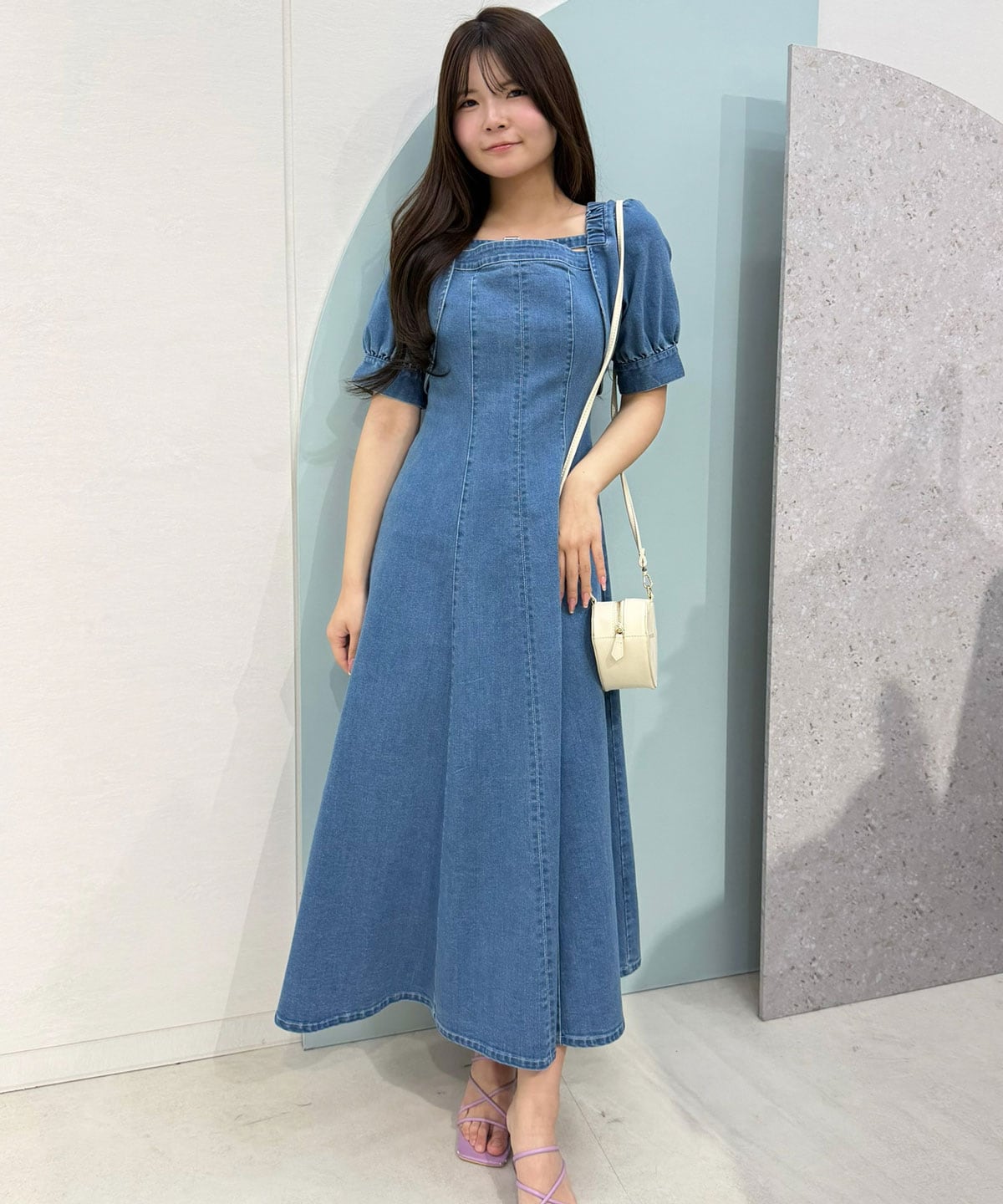 デコルテベルトデニムフレアロングワンピース