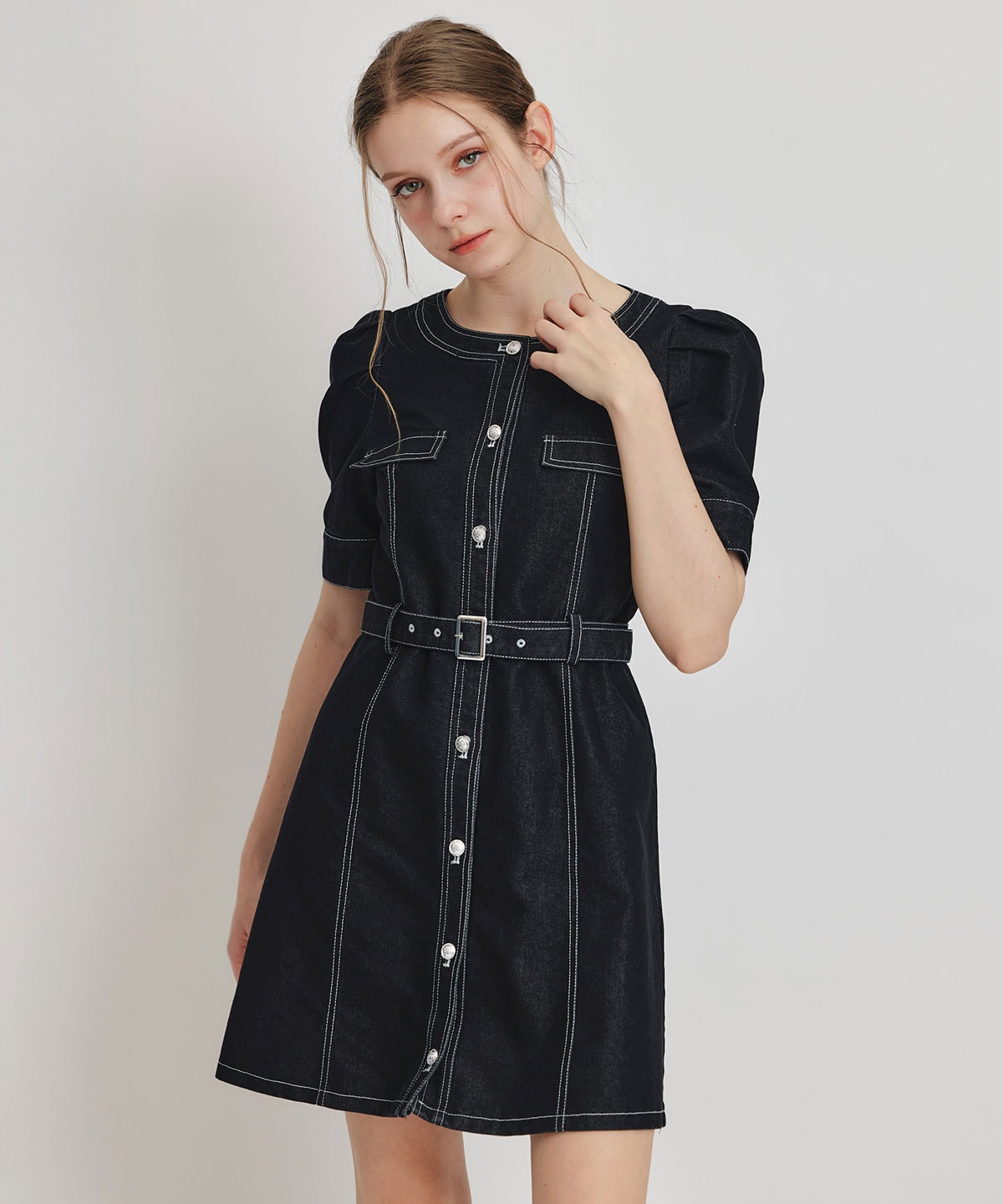 バイカラーステッチノーカラーデニムフレアミニワンピース