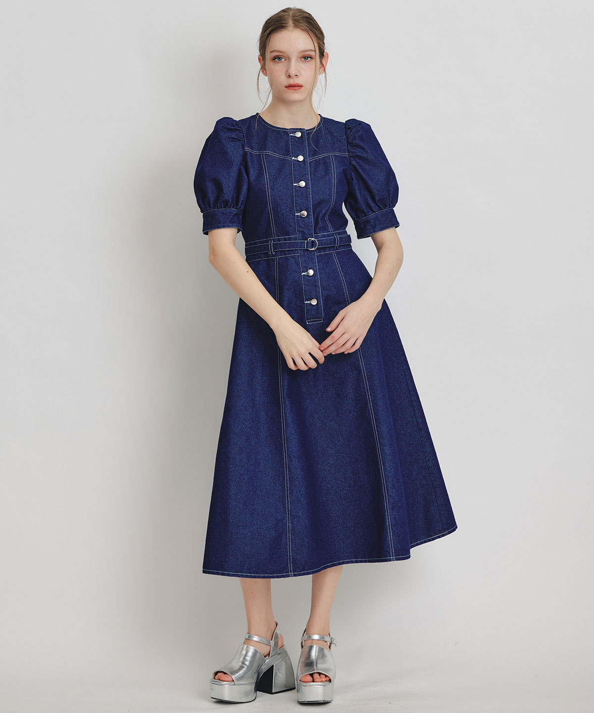 ノーカラーデニムパフフレアロングワンピース