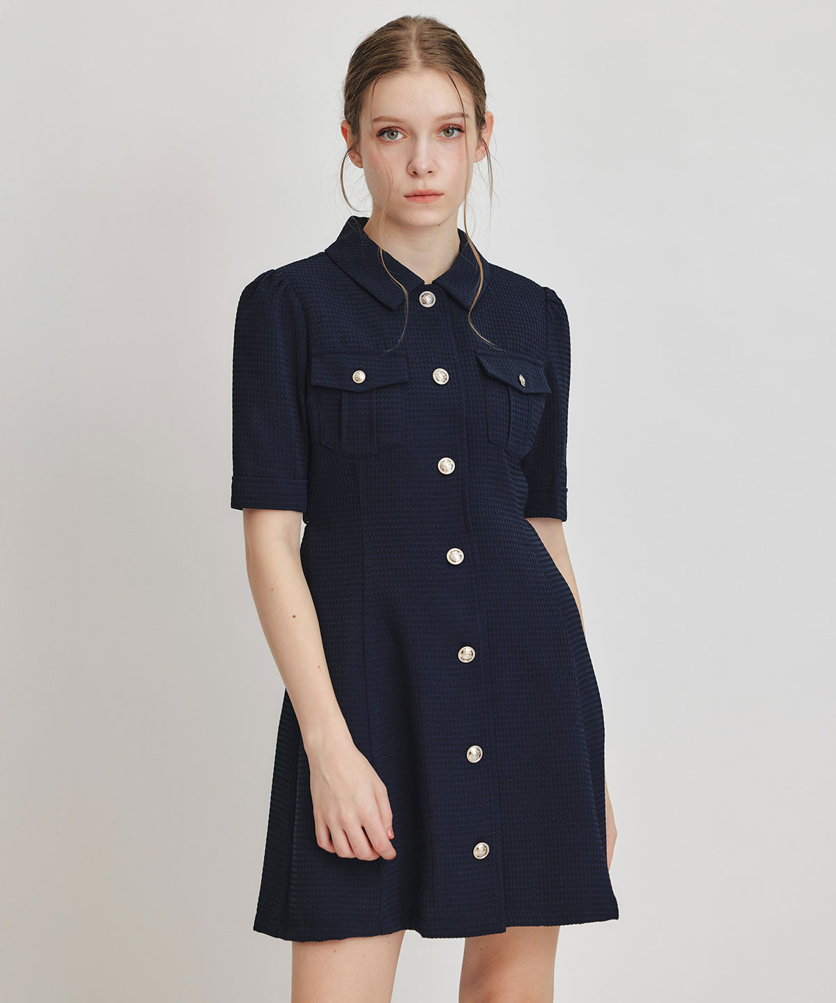 エンブレムボタンワッフルミニシャツワンピース