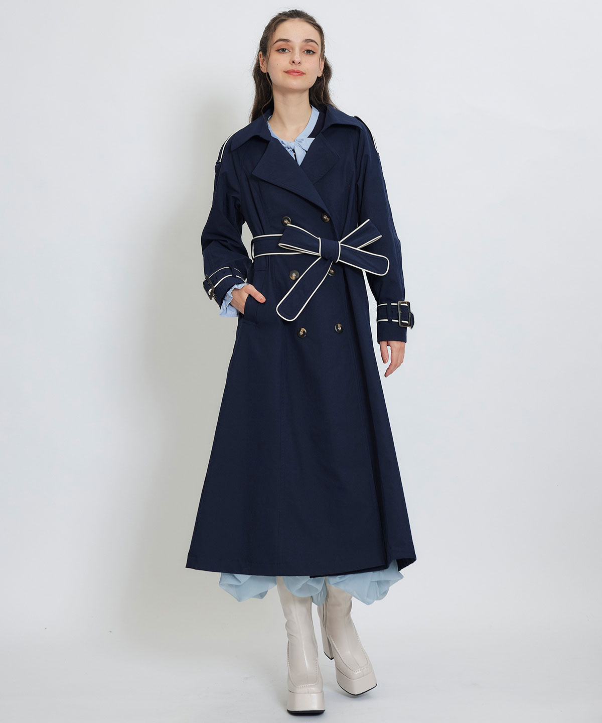 バックバイカラーパイピングベルトデザインロングトレンチコート