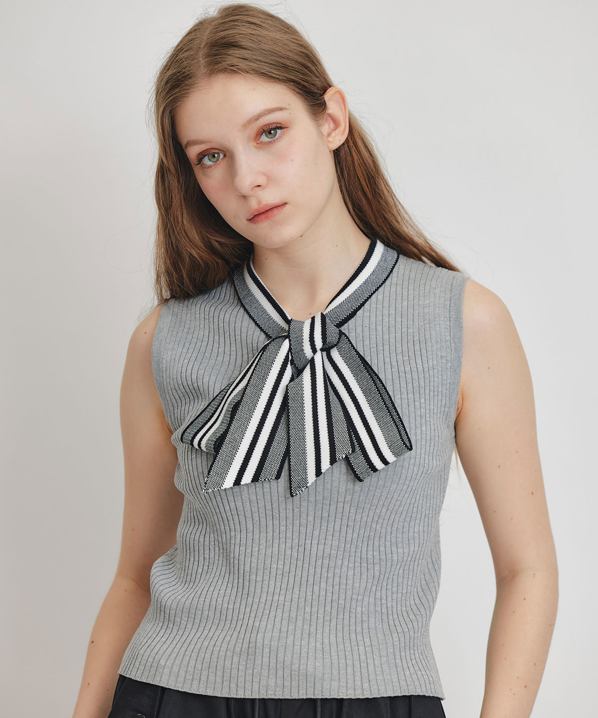 ストライプリボンタイノースリーブリブニット