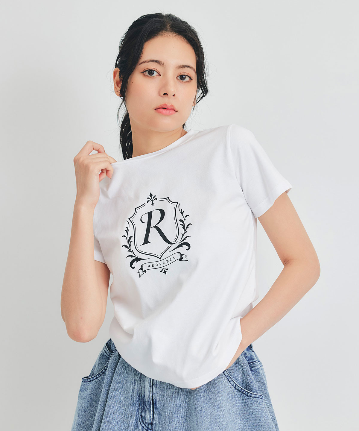 エンブレムロゴTシャツ