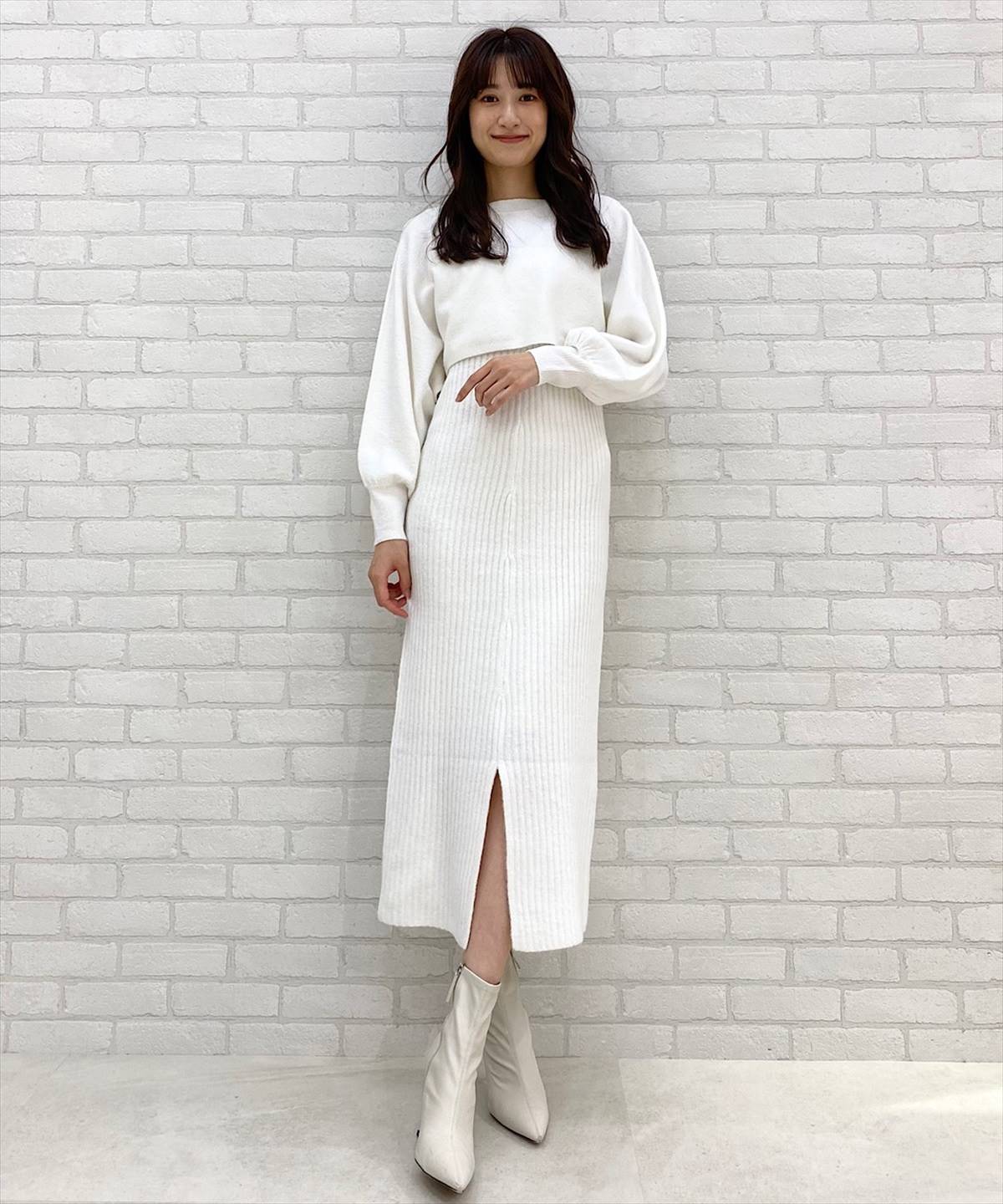 ドルマントップレイヤードニットワンピース M 淡ベージュ Swingle 公式オンラインショップ バーンデストローズ