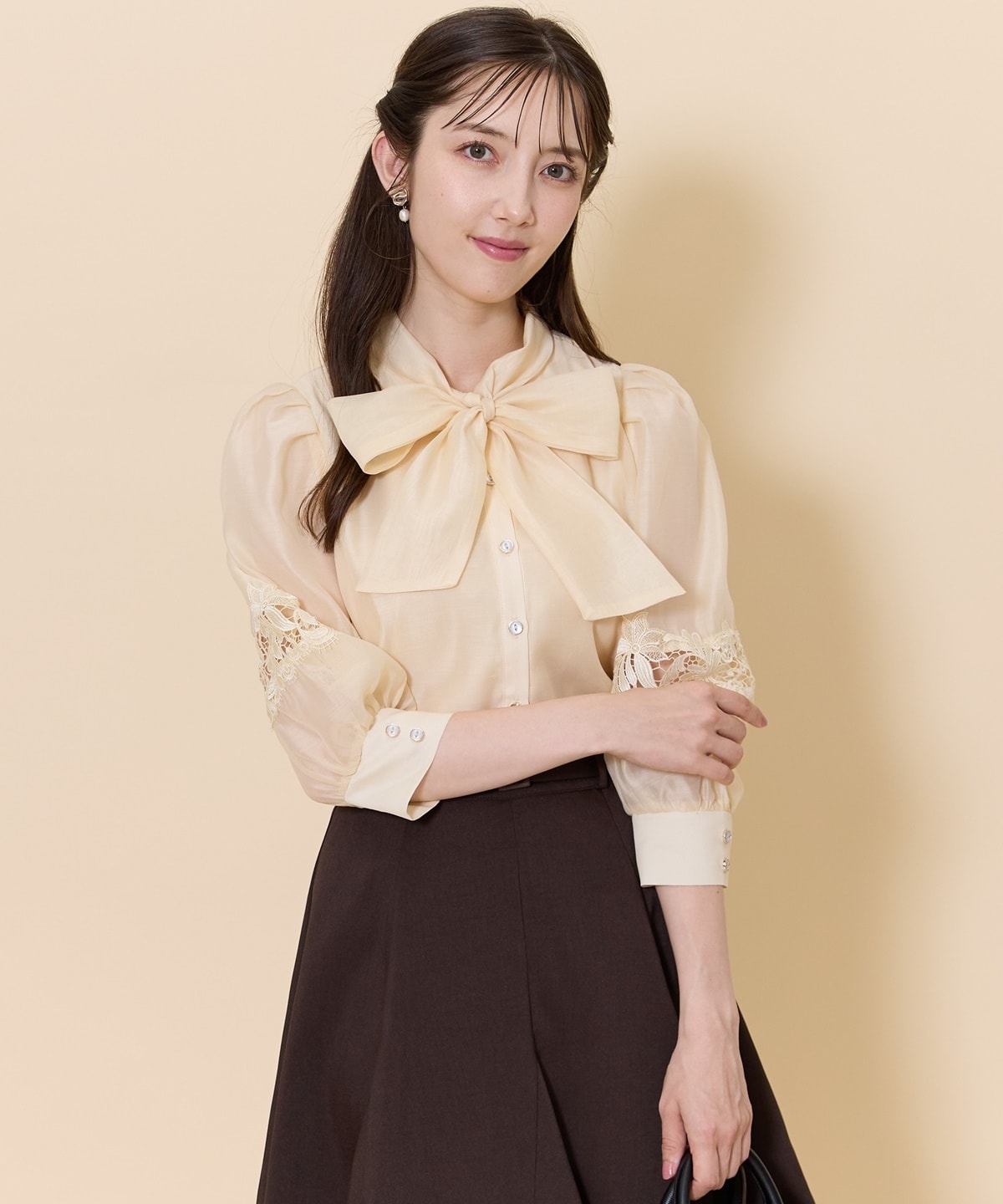 レース切替スリーブシアーボウタイブラウス