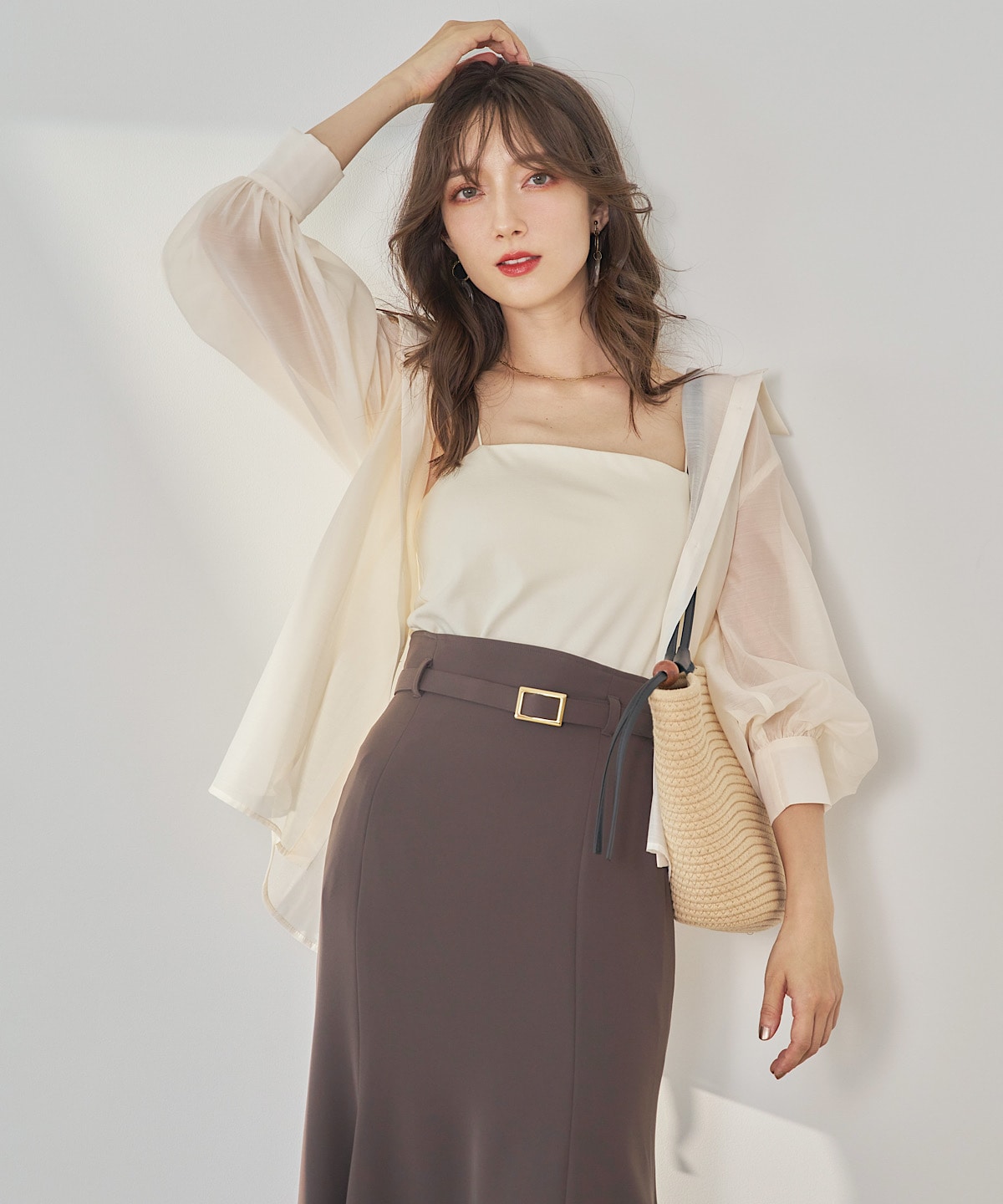 バックレースアップシアーシャツ