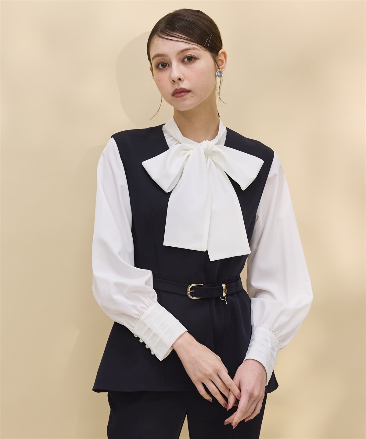 ベルテッドペプラムジレ