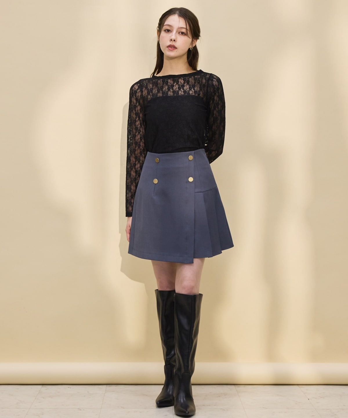金ボタンアシメプリーツスカート