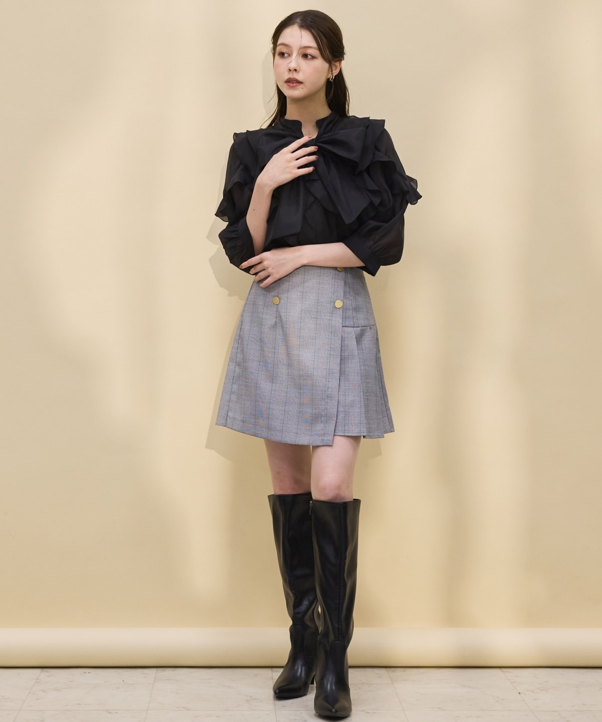 金ボタンアシメプリーツスカート