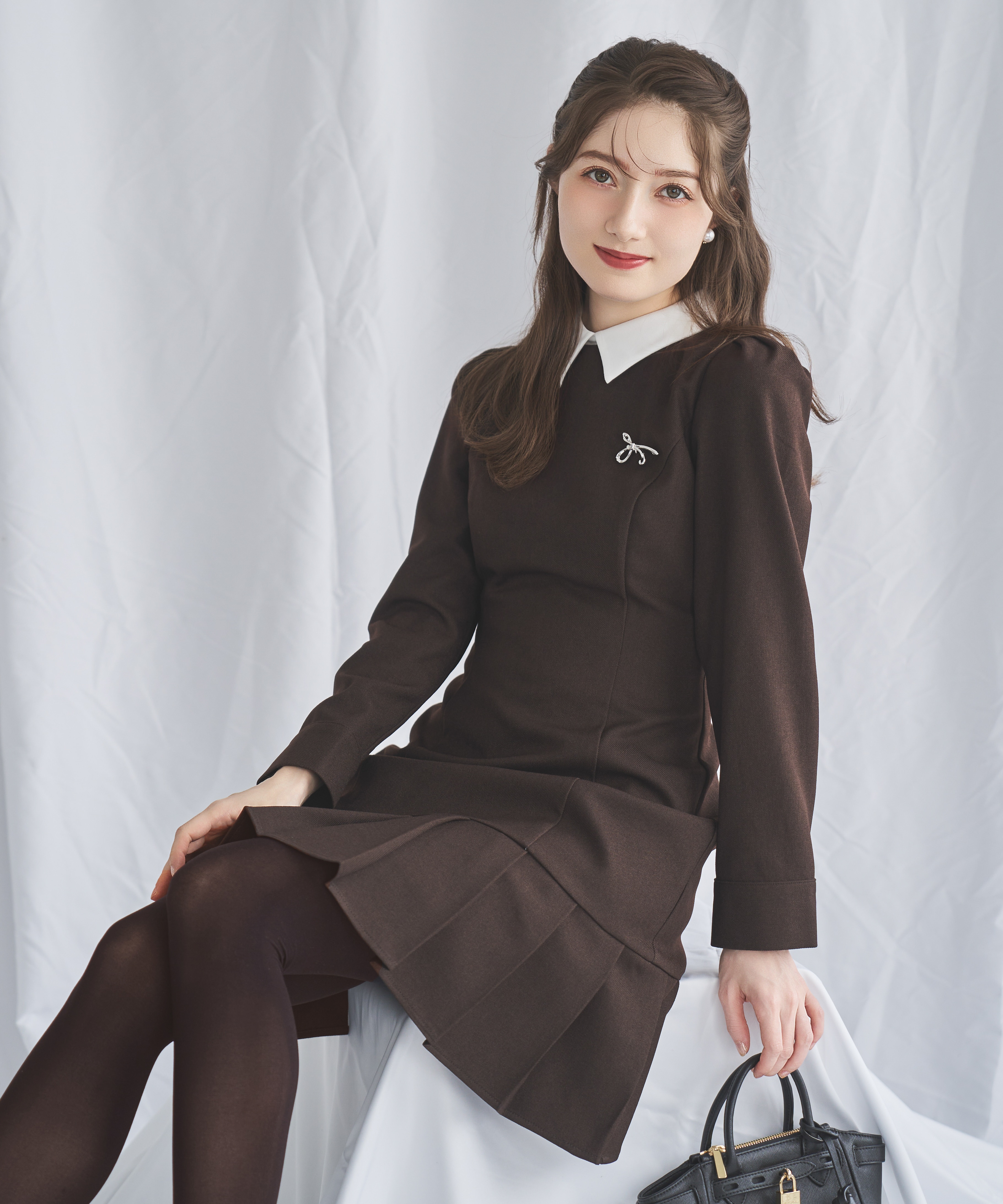 【12/5(Fri)再入荷予約開始】ホワイトカラープリーツミニワンピース