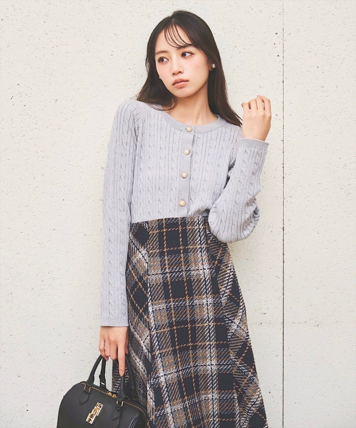 ケーブルニットカーディガン