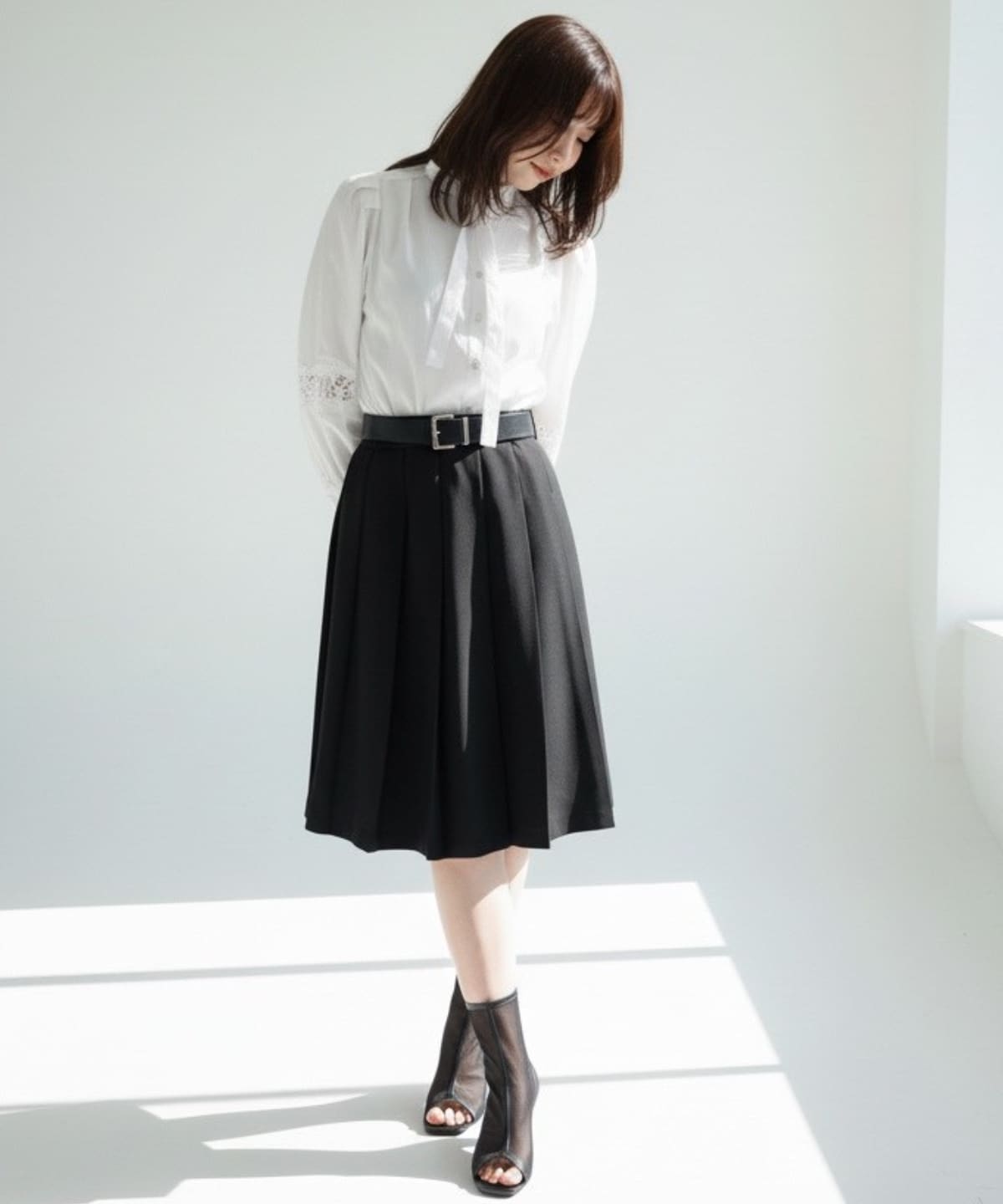 【2/20(Fri)発売】ベルト付きプリーツミディ丈スカート