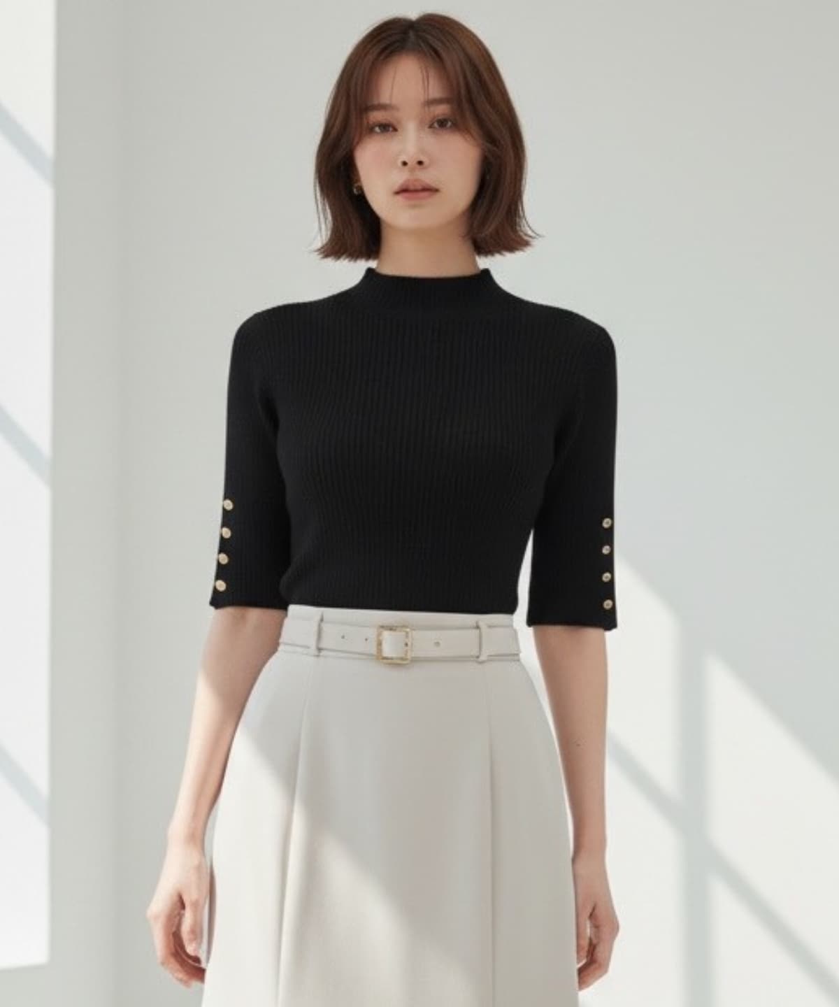 5分袖金ボタンリブニット