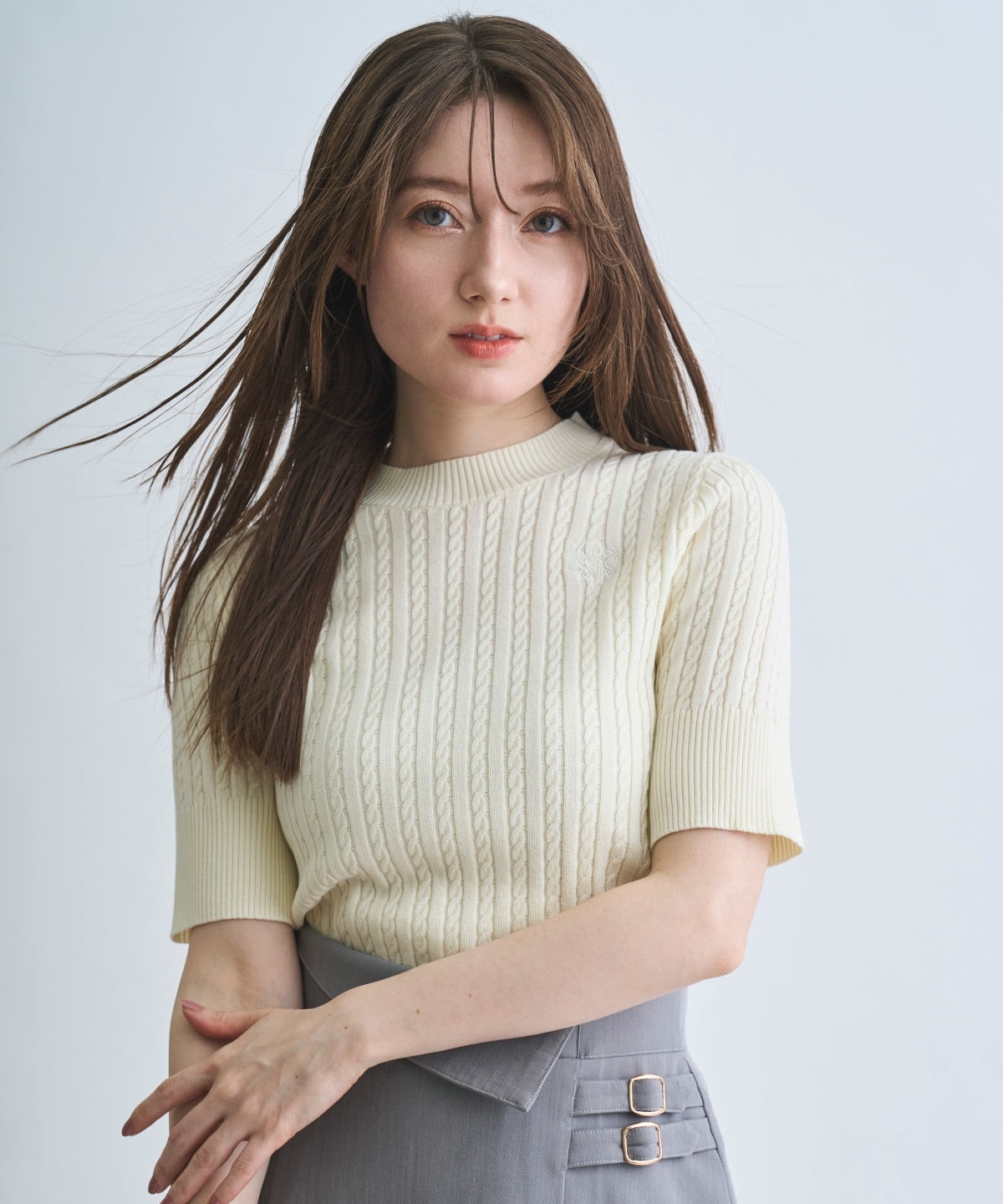 【4/10(Fri)発売】刺しゅう入りケーブニットプルオーバー