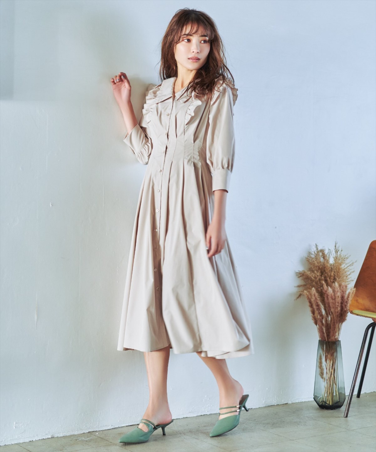 ラッフルショルダータックワンピース M ベージュ Willselection 公式オンラインショップ バーンデストローズ