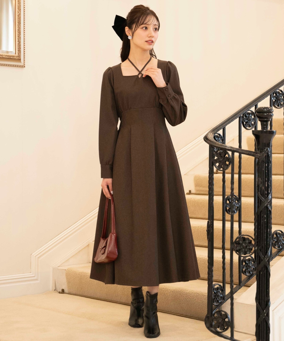 クロスネックフレアワンピース